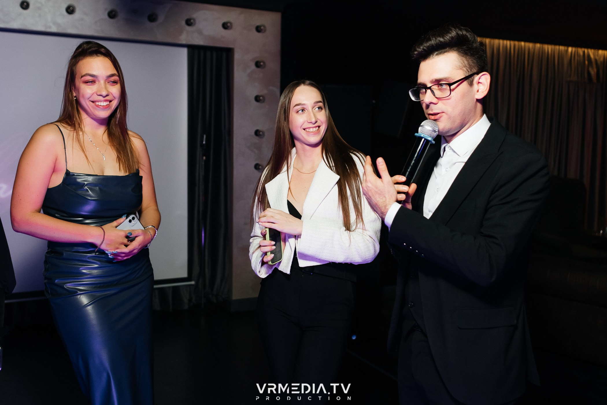 POP-STAR PARTY в караоке-баре «Volna»