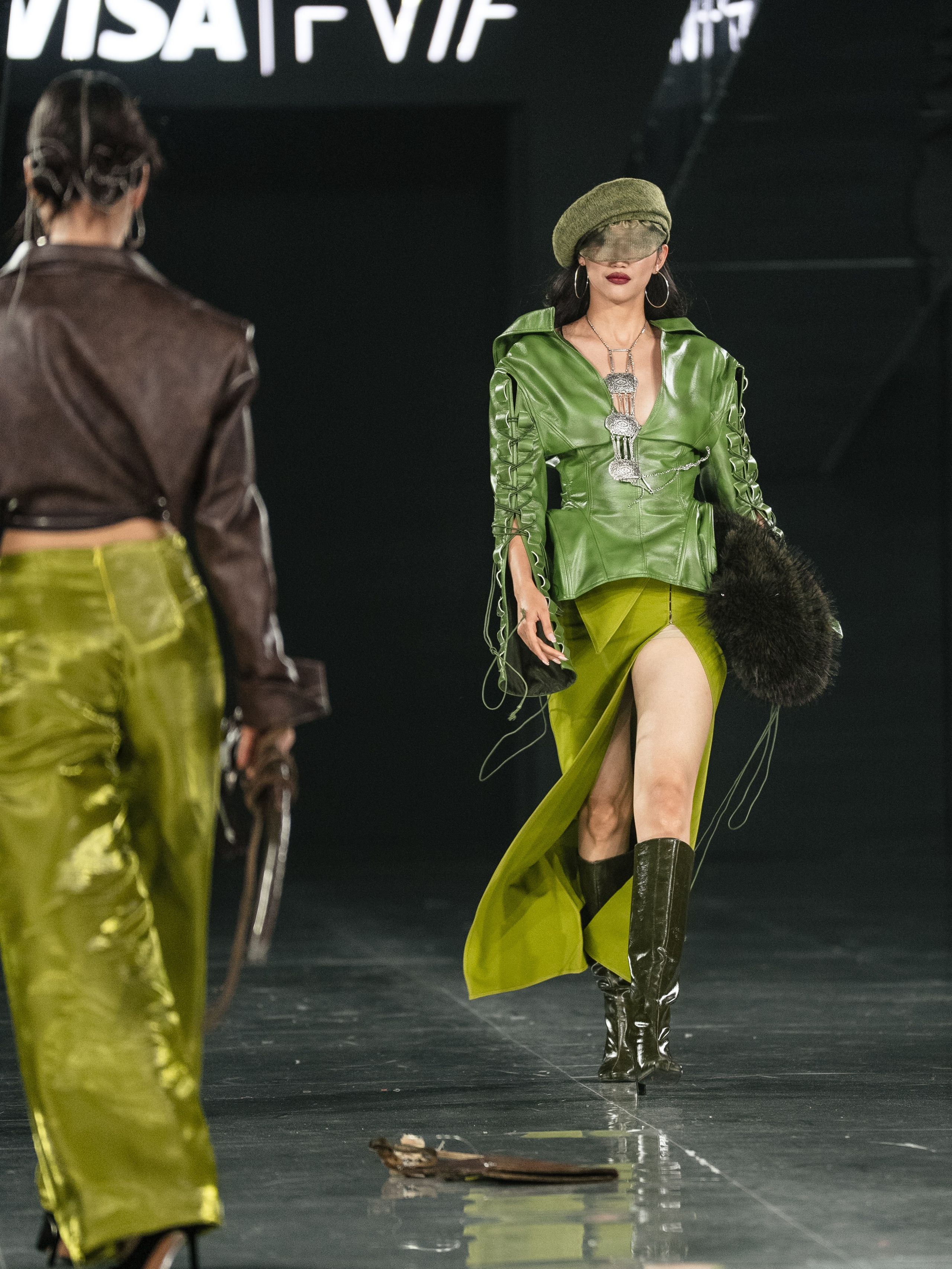Visa Fashion Week SAKH. Сайт Алматинского НЮ АРТ, будуар и фэшн фотографа Дениса Карпенко