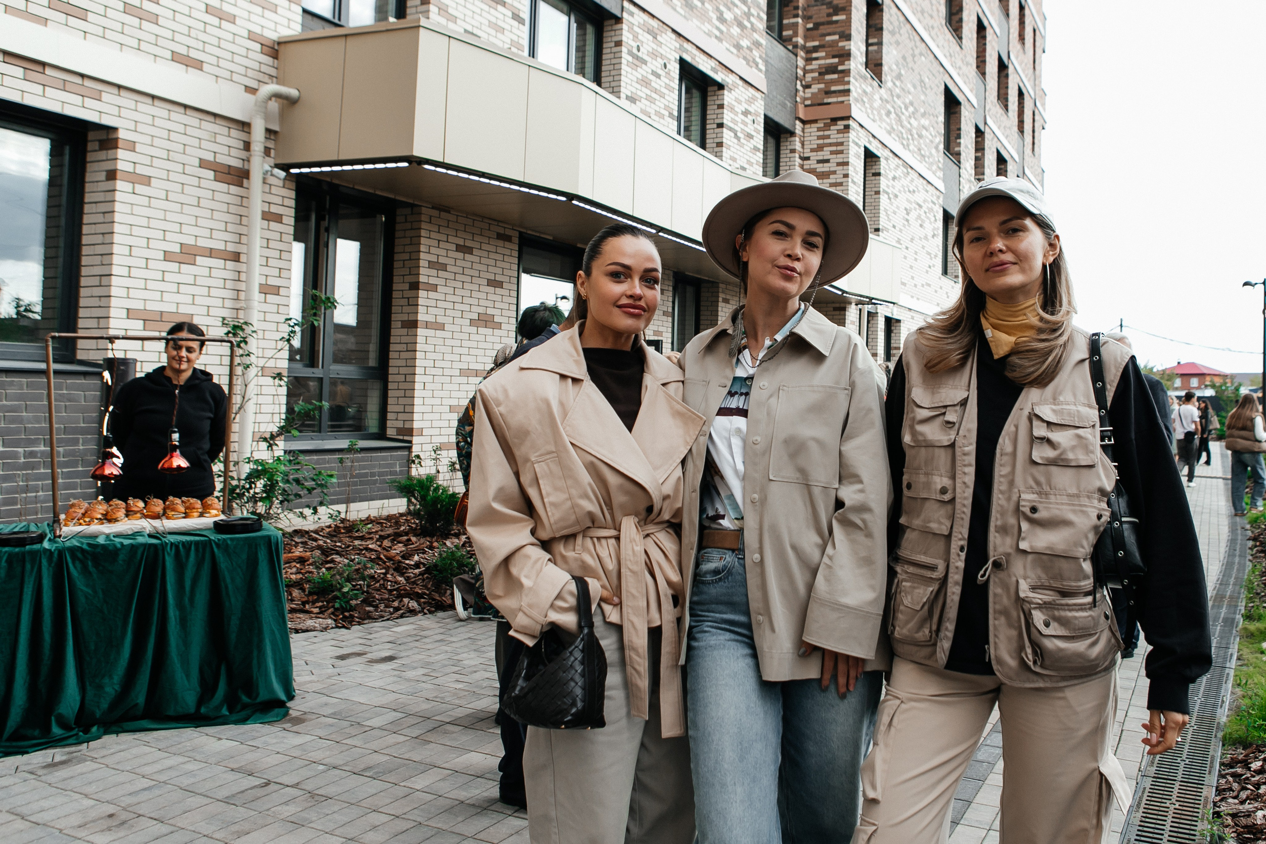 Презентация в квартал стрижи от Восток Центр Иркутск. Фотограф в Иркутске Анастасия Кись. Студийная фотосессия беременности в тканях Иркутск. Семейная фотосессия, ПОРТРЕТ «ПОКОЛЕНИЕ»