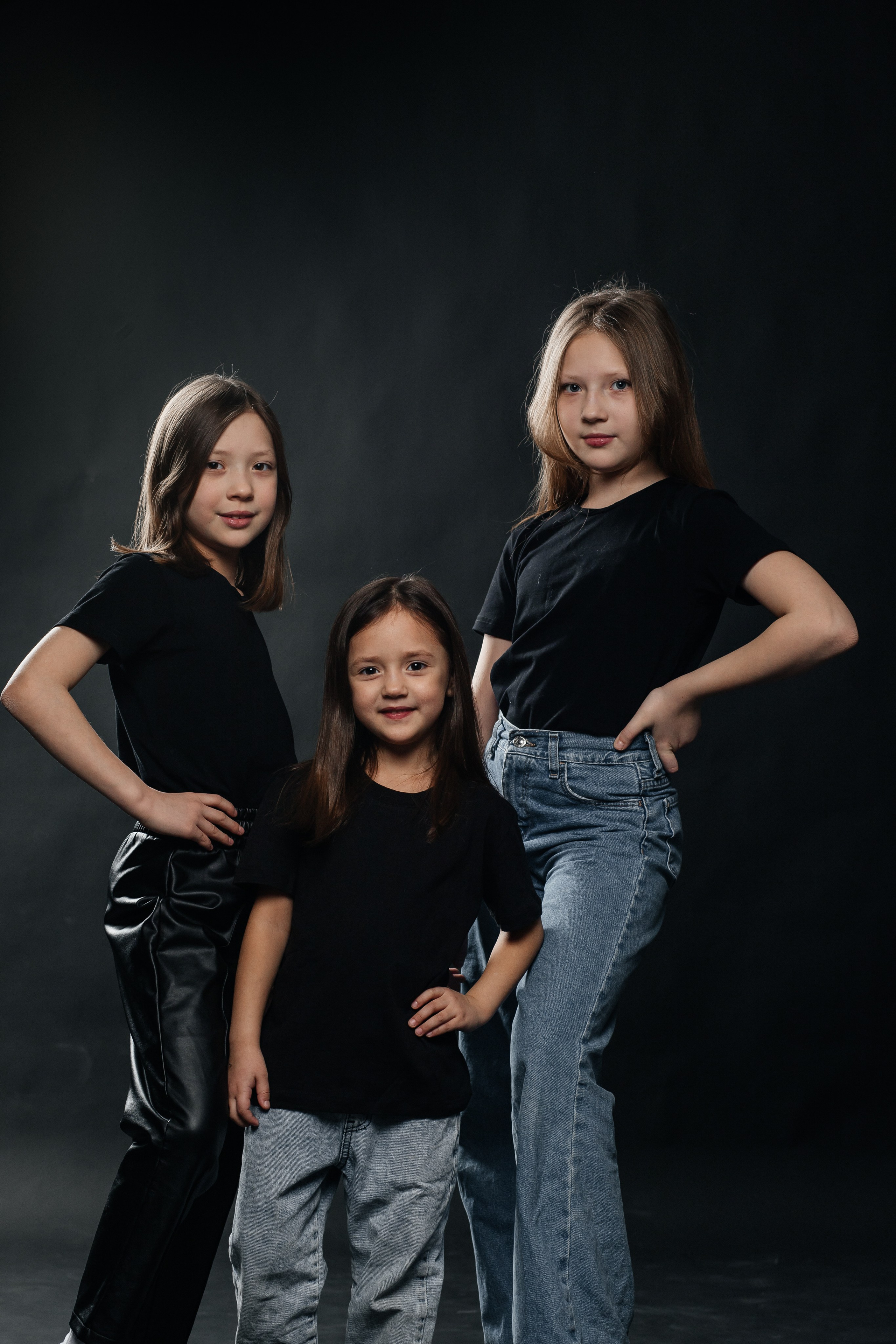 Семья Алены. Фотограф в Иркутске Анастасия Кись. Студийная фотосессия беременности в тканях Иркутск. Семейная фотосессия, ПОРТРЕТ «ПОКОЛЕНИЕ»