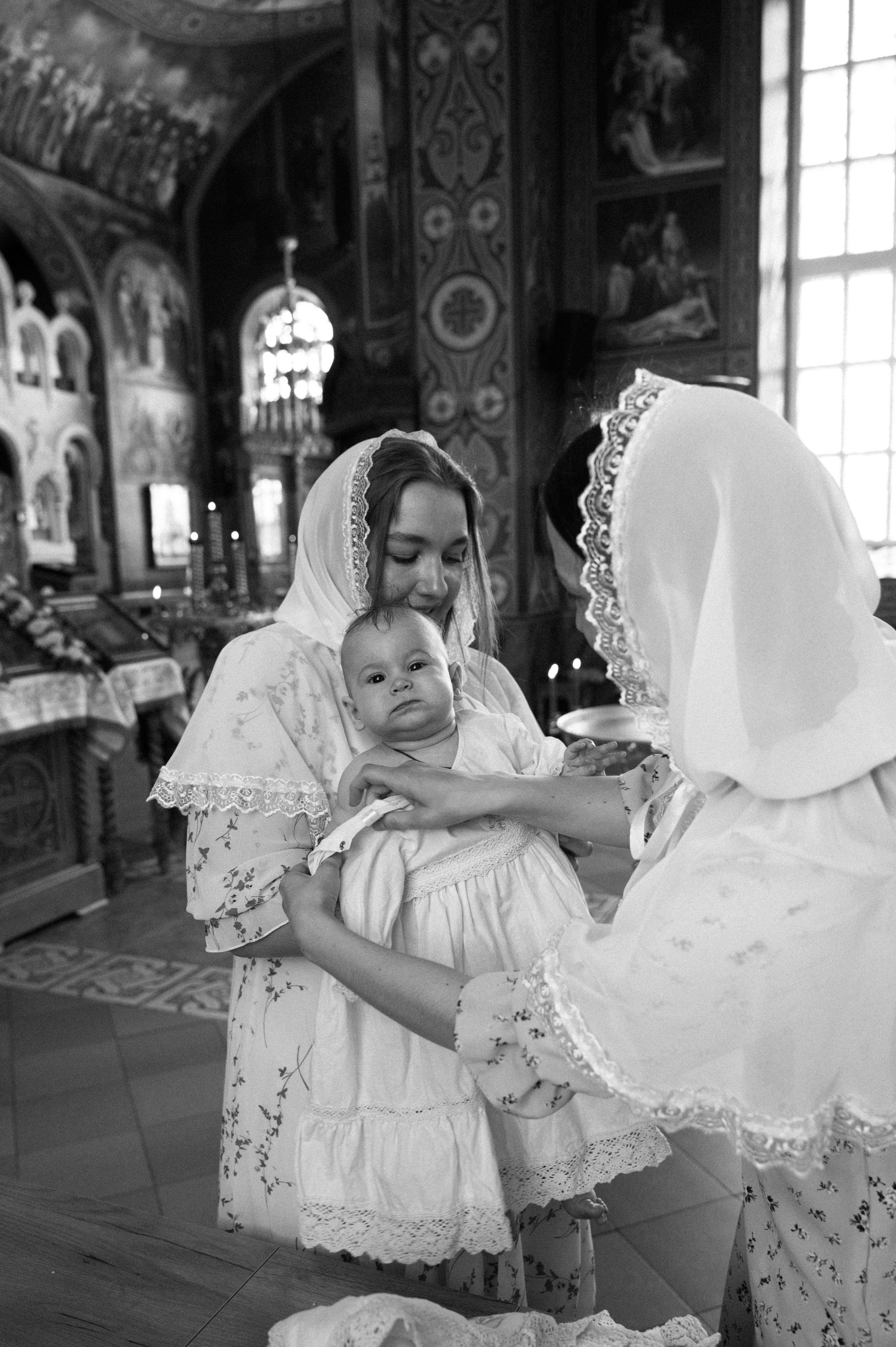 Таинство Крещения Дарьи (Храм Преполовения Пятидесятницы). Фотограф Ярута Оксана / Ростов-на-Дону