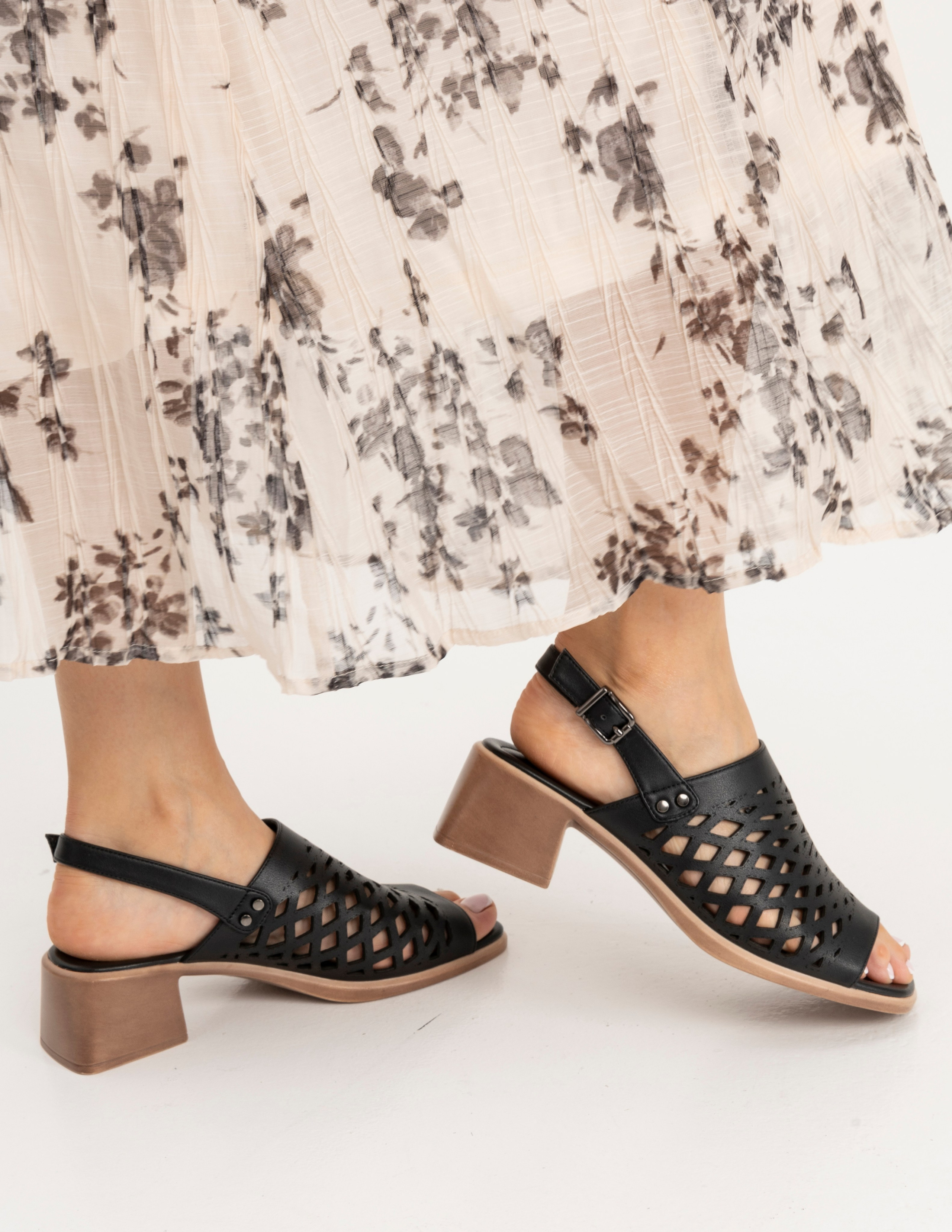 Каталожная съёмка для интернет магазинов. Автопортретная фотостудия в Казани