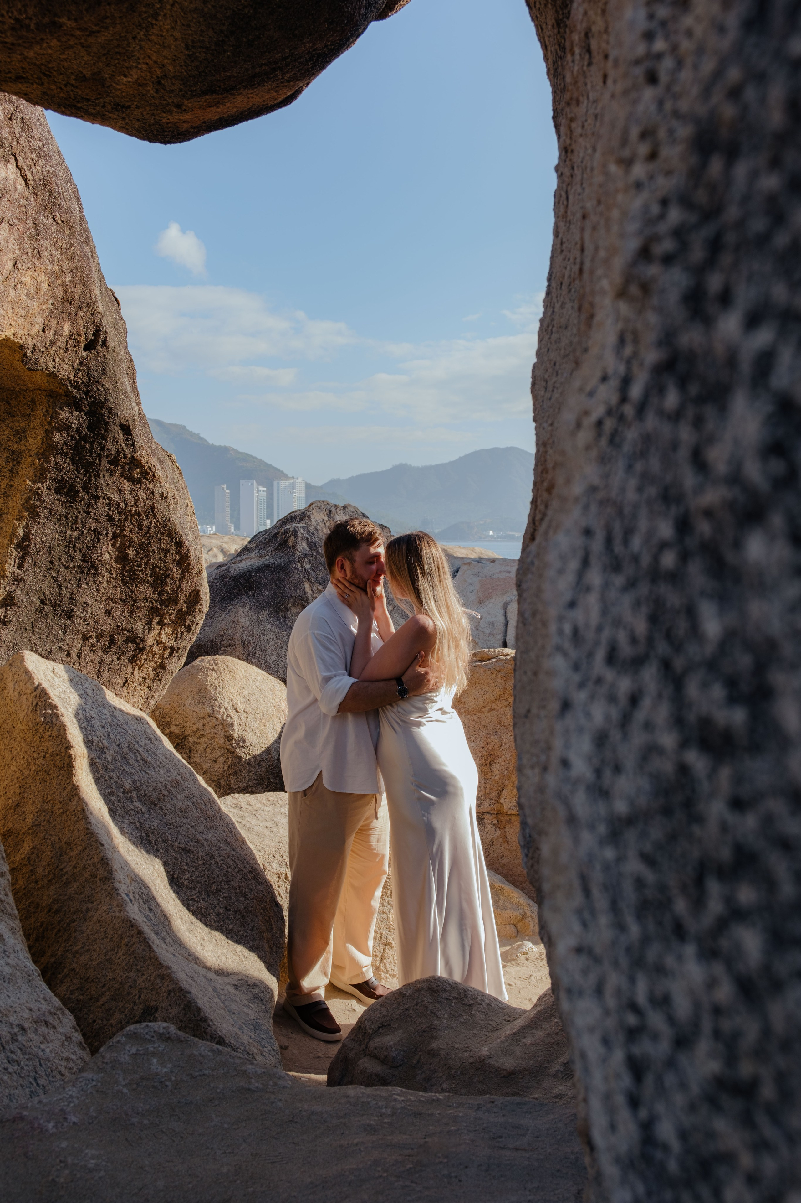 Tatiana and Denis. Rock Garden. Portrait photographer Nha Trang | Julia Meshanina