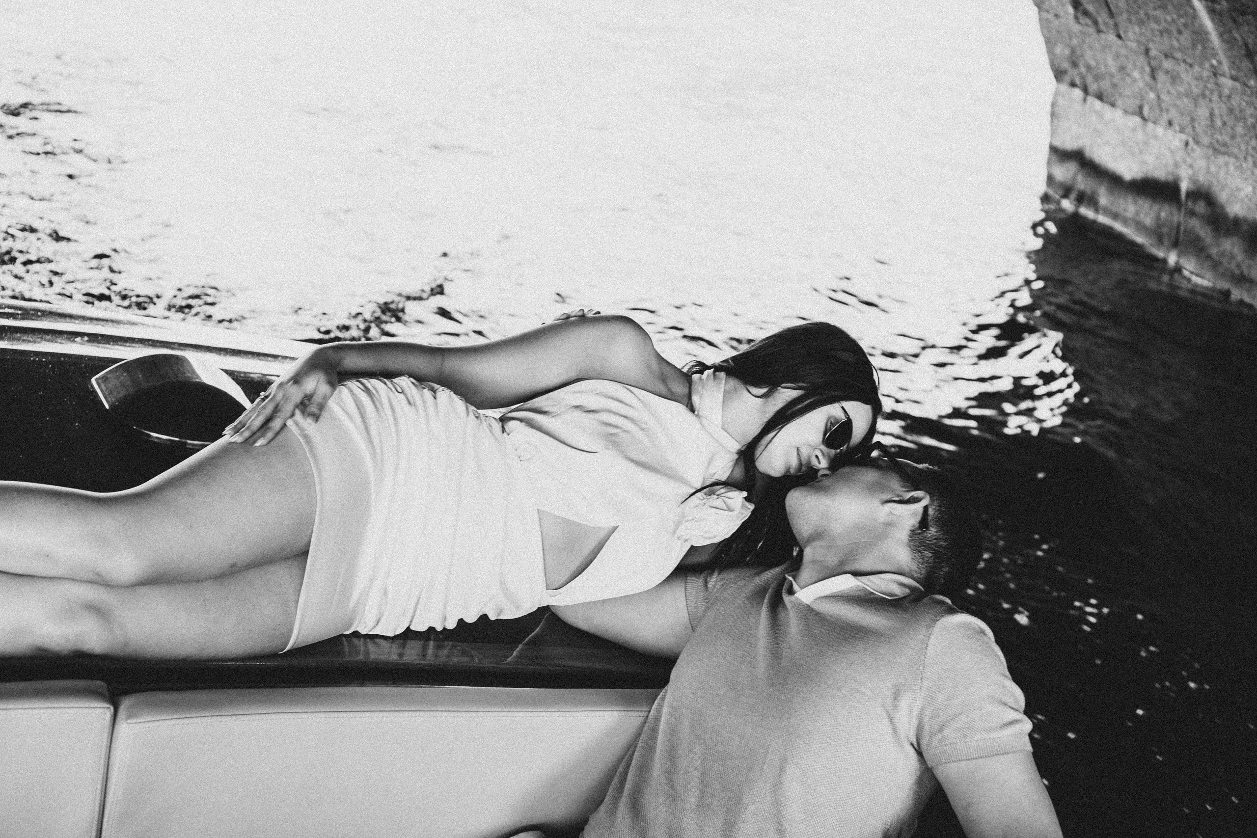 СВАДЕНБНАЯ СЬЕМКА НА КАТЕРЕ ПО КАНАЛАМ САНКТ-ПЕТЕРБУРГА И В АКВАТОРИИ НЕВЫ. Профессиональный фотограф, Санкт-Петербург — Виктория Богомолова