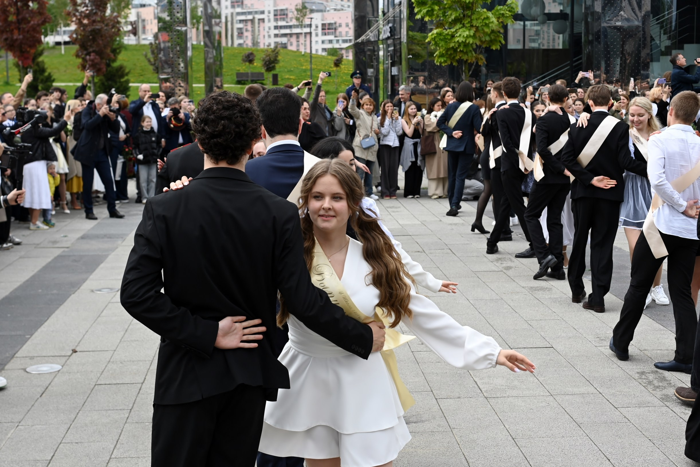 Последний Звонок в школе 1409 на Ходынке. Свадебный и семейный фотограф в Москве Ирина Гончарова
