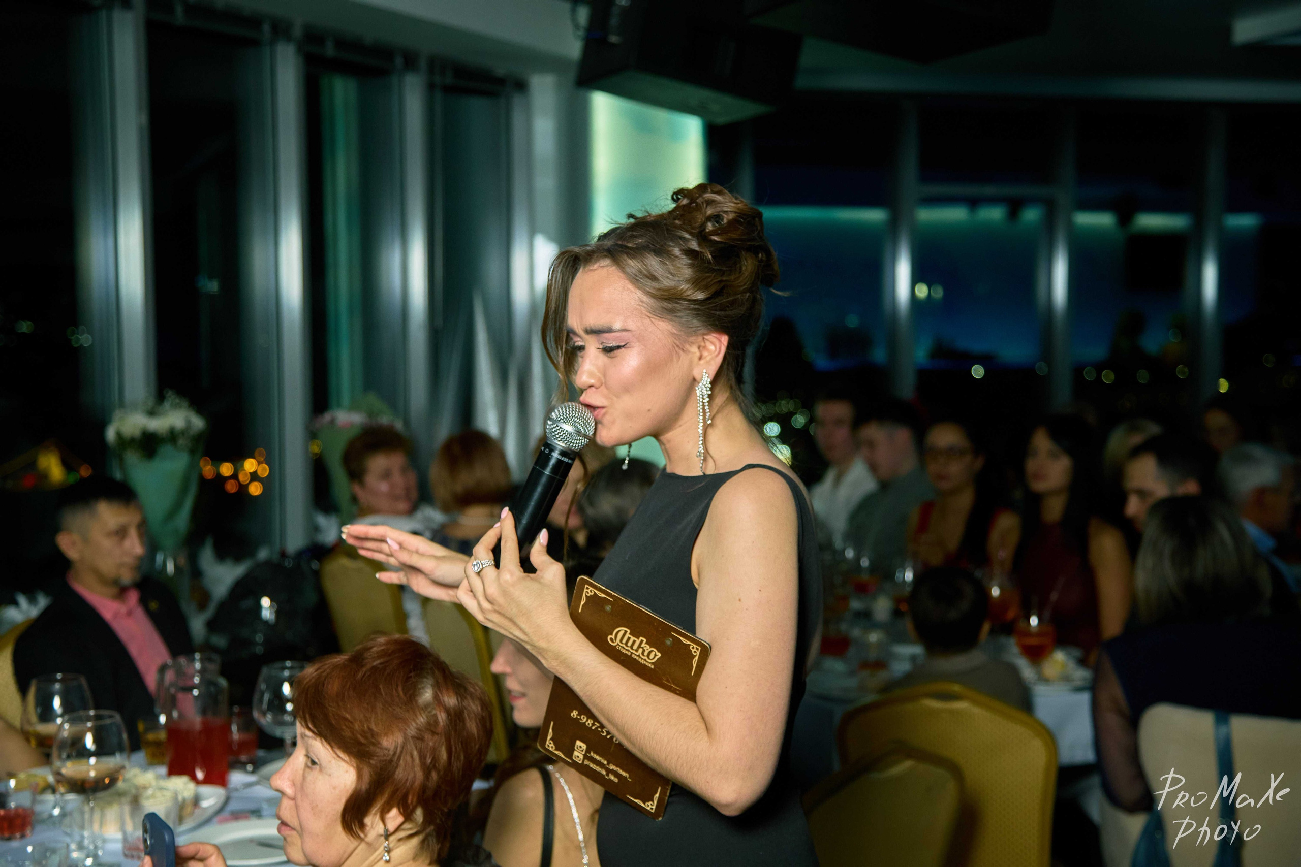 Зал КРАСА МАСС-МЕДИА ЧУВАШИИ. Владимир Суздалов (ProMaXe) — Портретный фотограф, тематические фотосессии в Чебоксарах