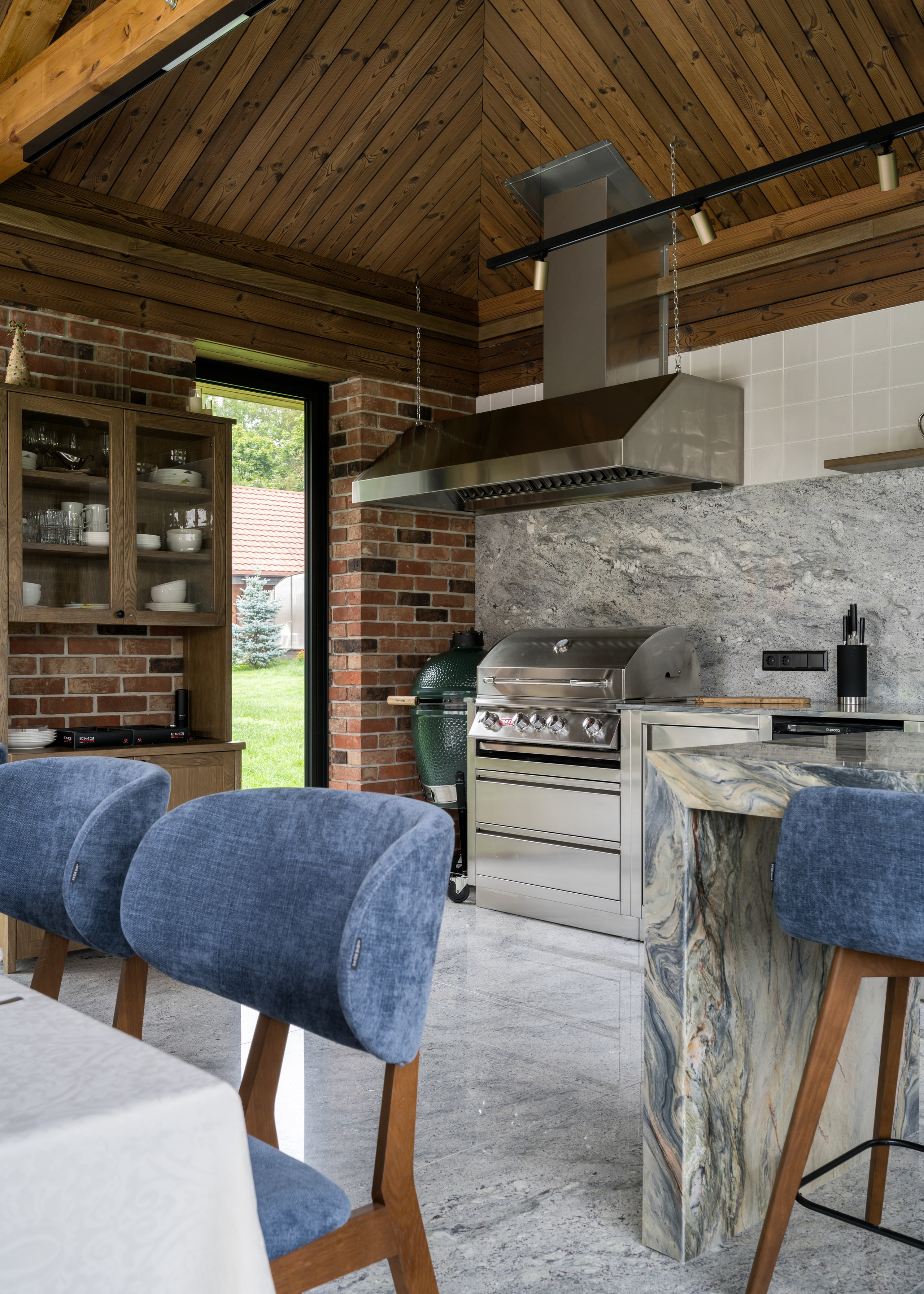 Уличная гриль-беседка. Интерьерный фотограф Мария Дмитриева. Санкт-Петербург