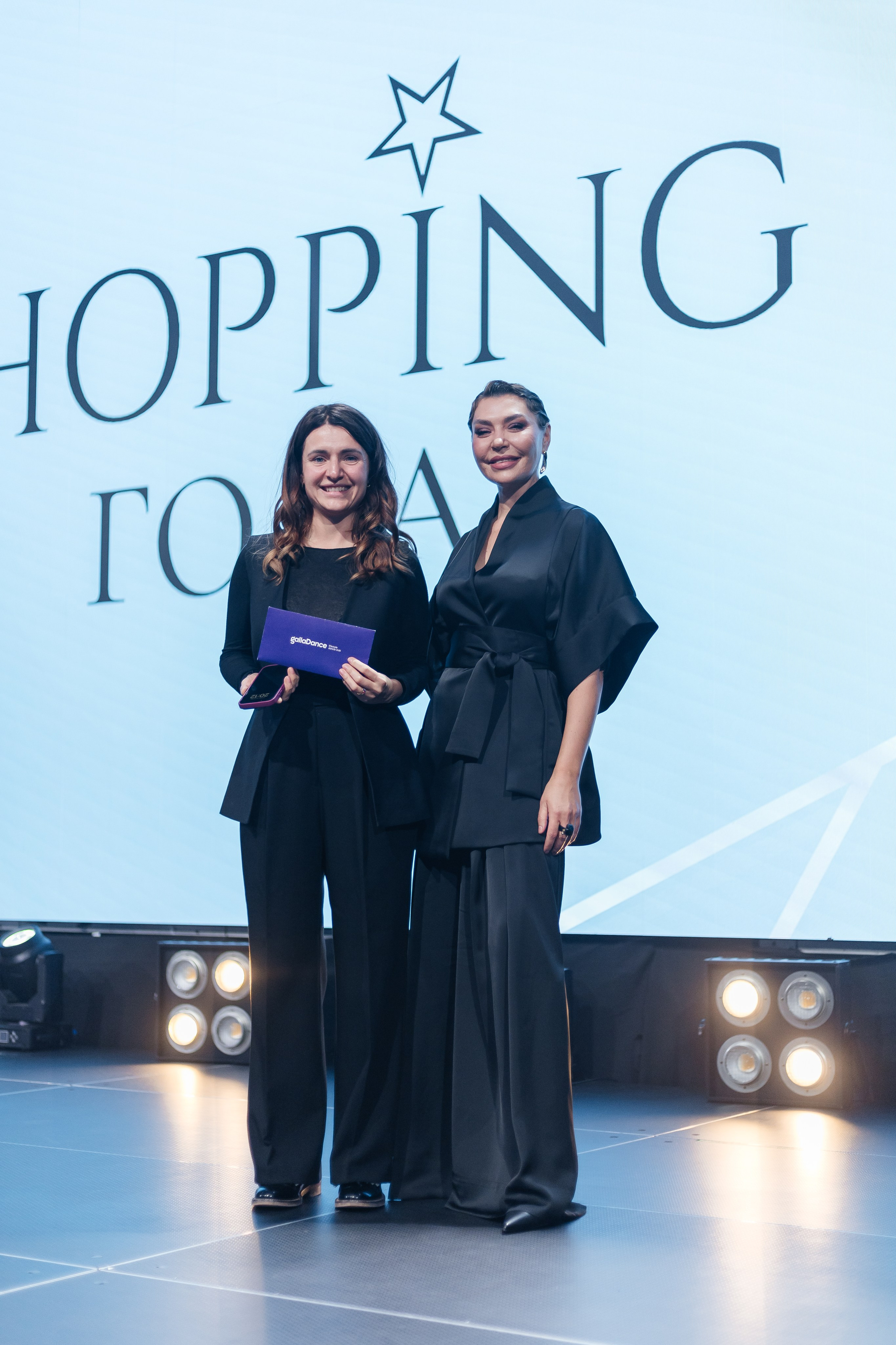 Церемония Shopping года 2024 в Ростове. Репортажный фотограф в городе Ростов-на-Дону Даниил Молодовский