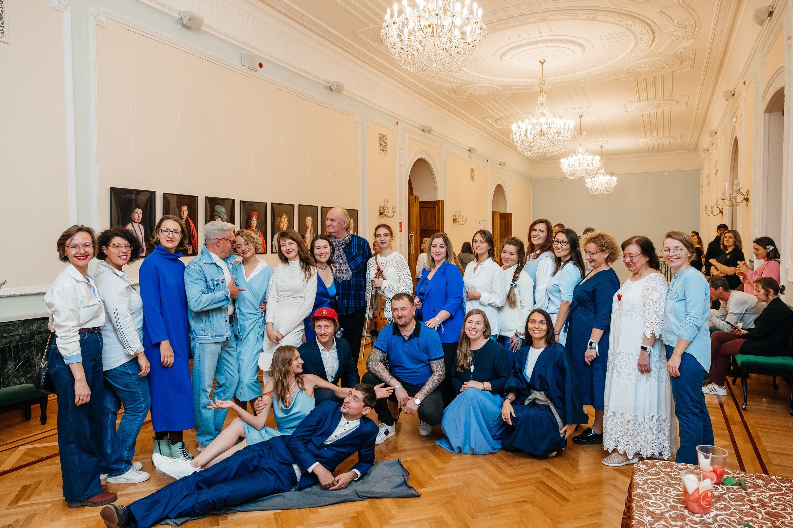 Открытие выставки Кати Васильевой в Молодежном театре. Wedding and family photographer USA