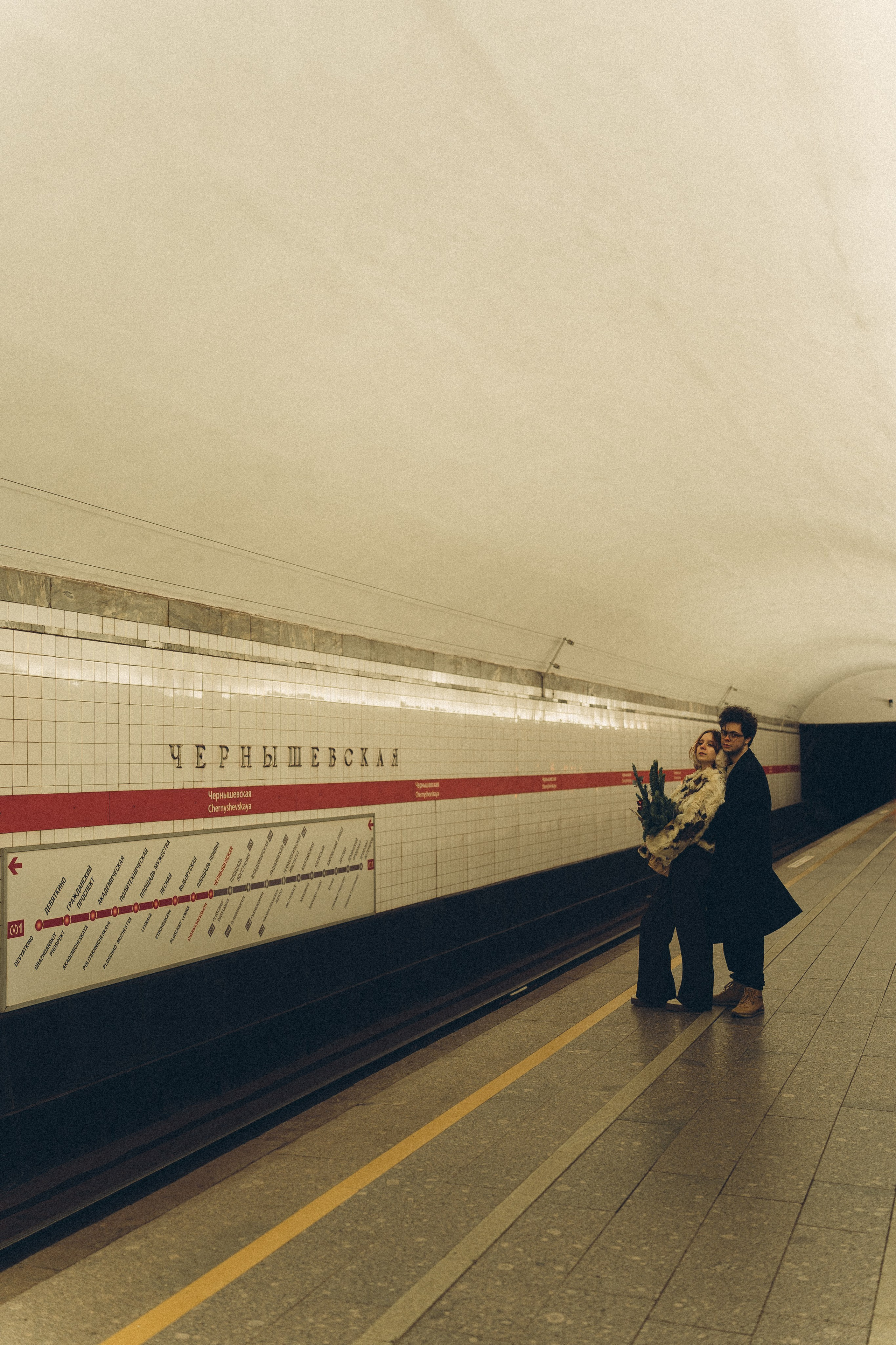 НОВОГОДНЯЯ ФОТОСЕСИИЯ ПАРЫ В МЕТРО ЛЮБОВЬ. Профессиональный фотограф, Санкт-Петербург — Виктория Богомолова