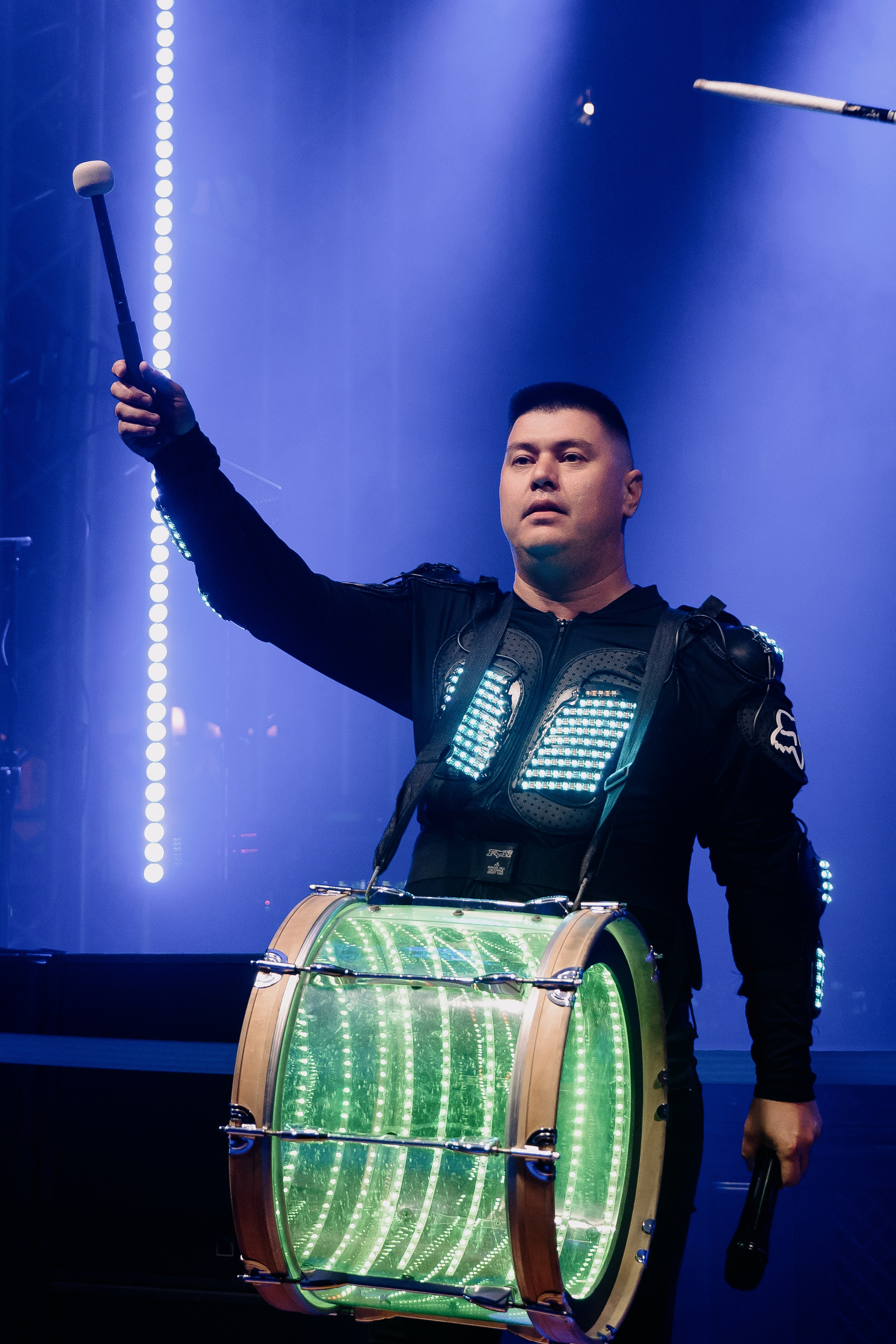 20 ЛЕТ МЕГАПОЛИС ЧЕЛЯБИНСК ХЕДЛАЙНЕР ЕЛКА. Репортажный фотограф Зуев Роман г. Челябинск