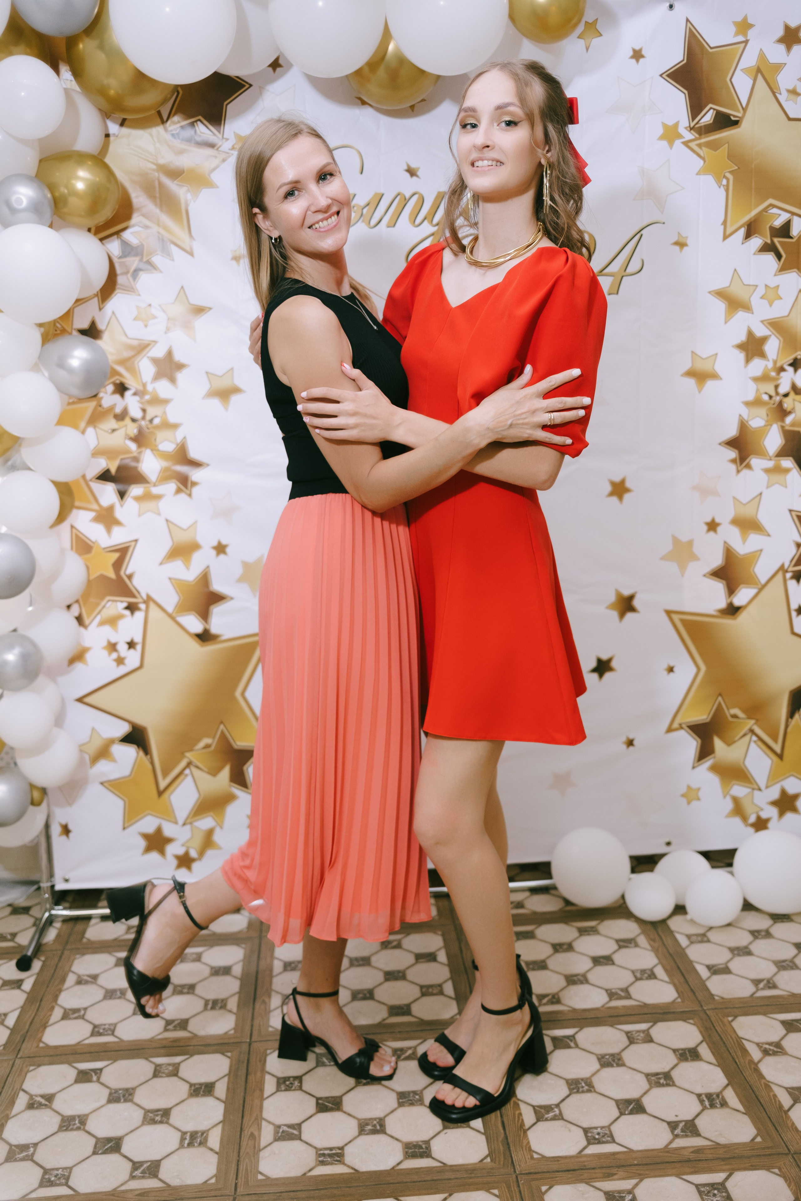 Выпускной школа 33. Свадебный и репортажной фотограф Денис Ожигин в Краснодаре и Краснодарском крае