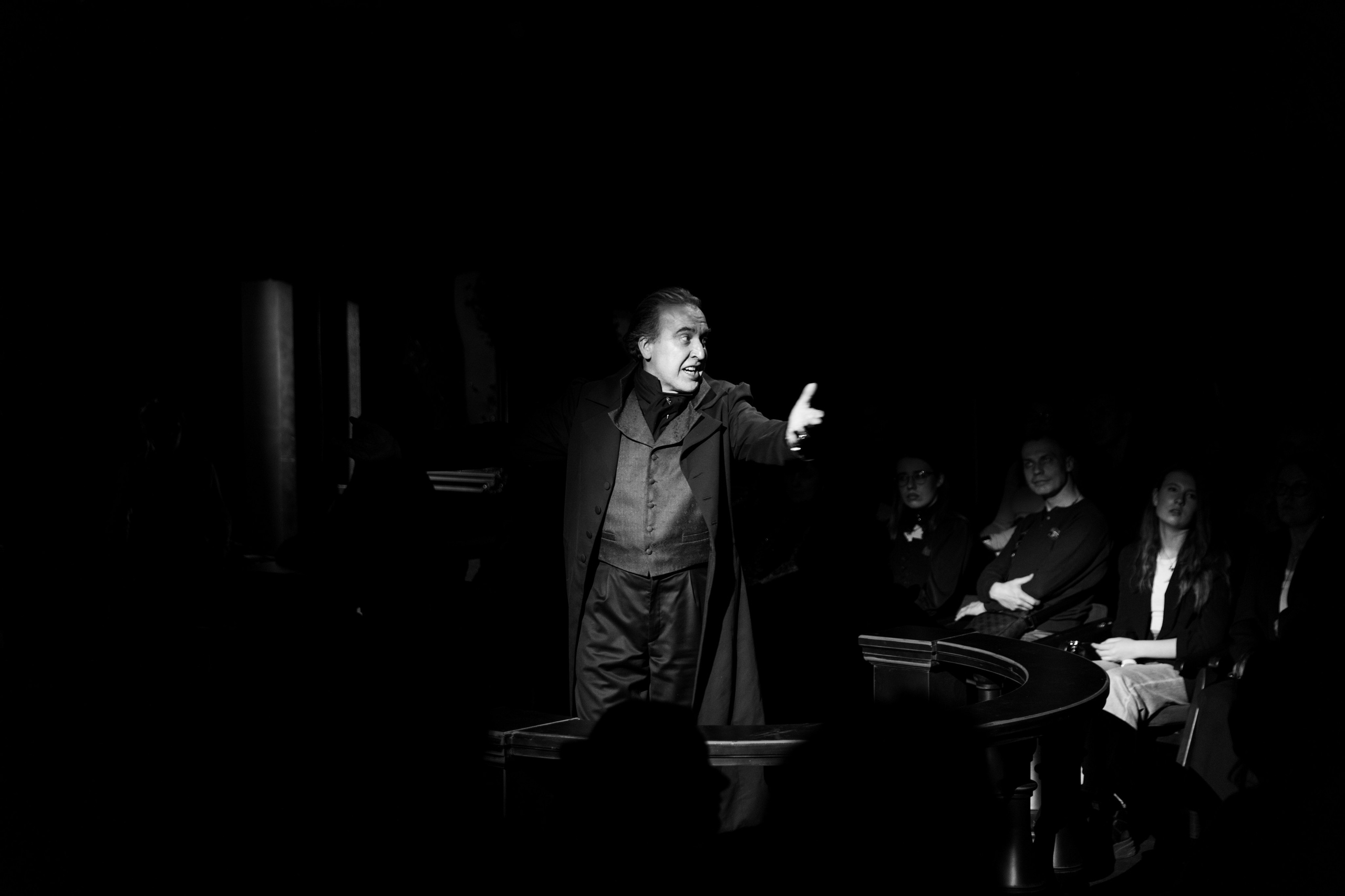 Театральная постановка «Сумерки.Москва». Репортажный фотограф в Москве Аида Исламова