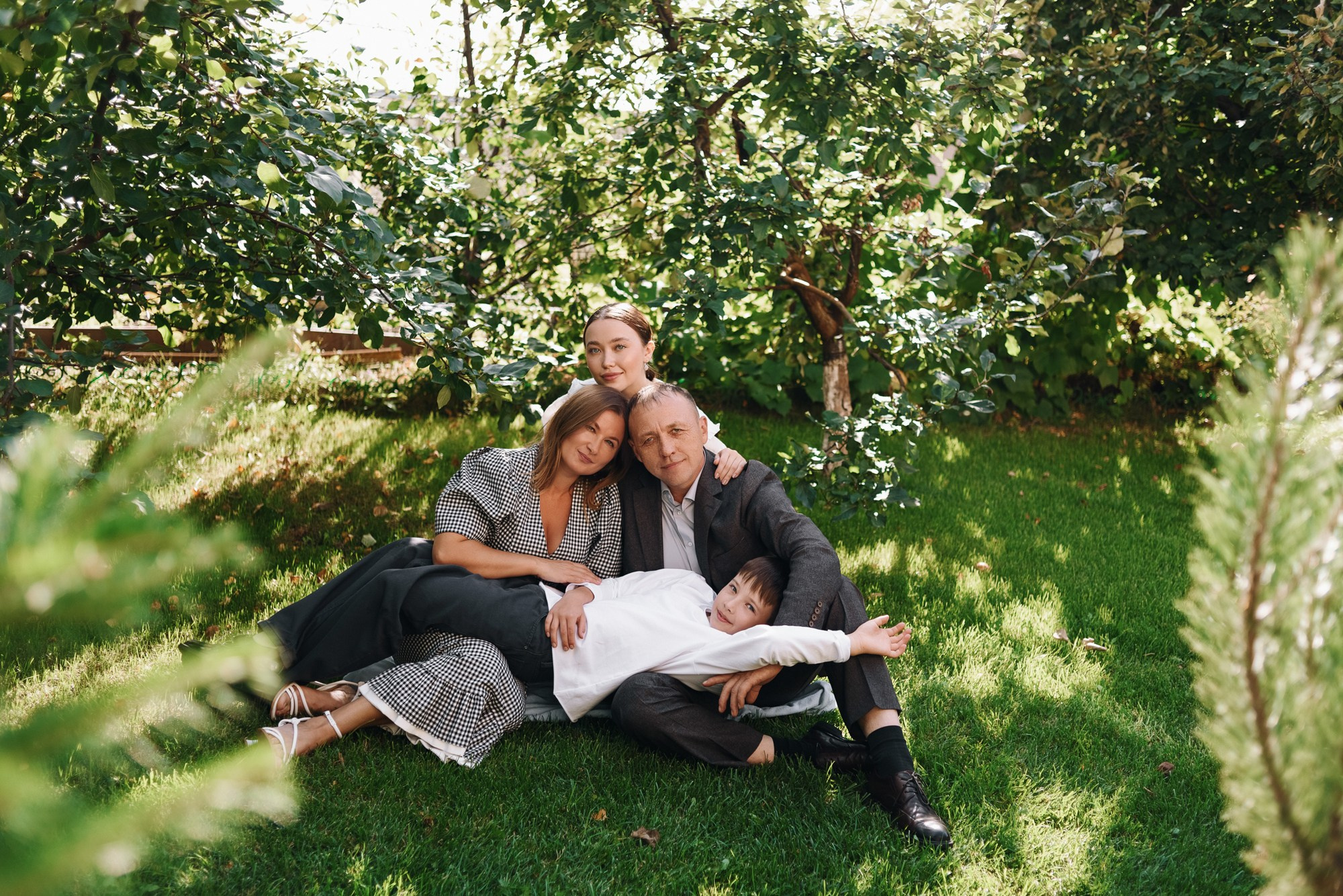 Семейная фотосессия в Тюмени — портреты поколений. Портретный фотограф Тюмень Дарья Мустафина