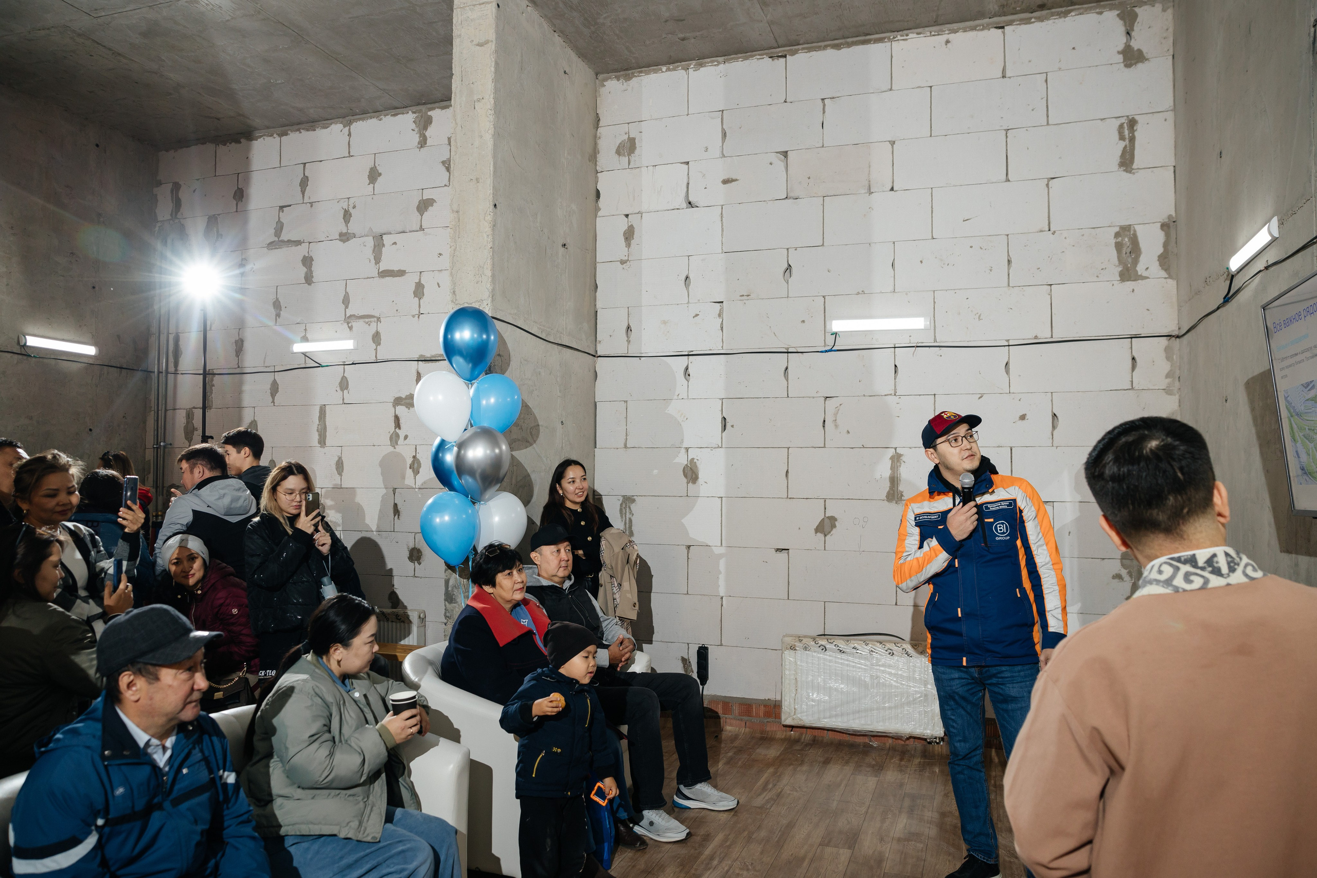 Проект 1. Вручение ключей BI Group. Дата: октябрь 2023. Профессиональный фотограф в городе Астана/Алматы Даурен Сембаев