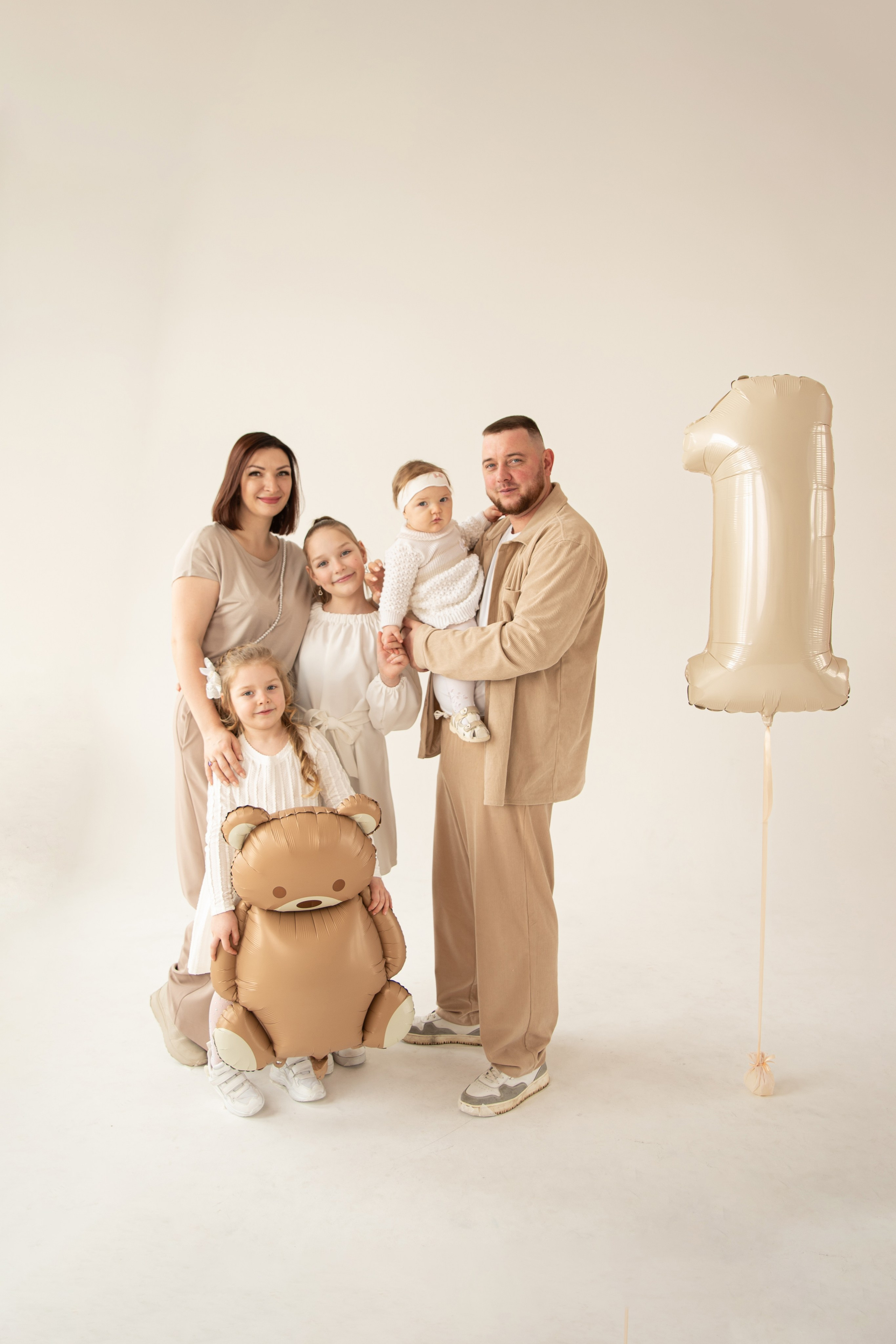 Семейная фотосессия в студии (циклорама). Семейный и детский фотограф в Туле Светлана Воронкова