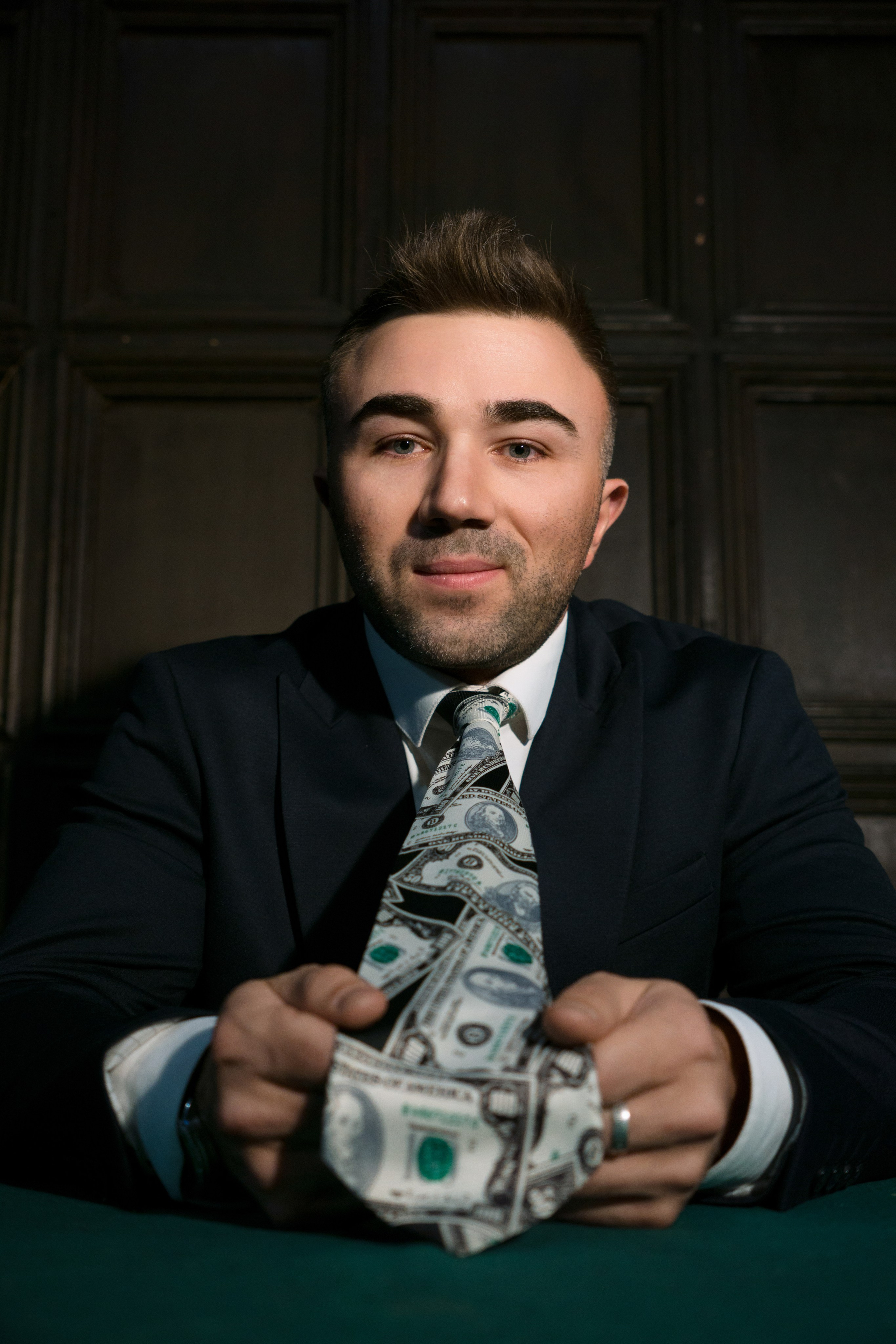 Ведущий Илья. Фотограф