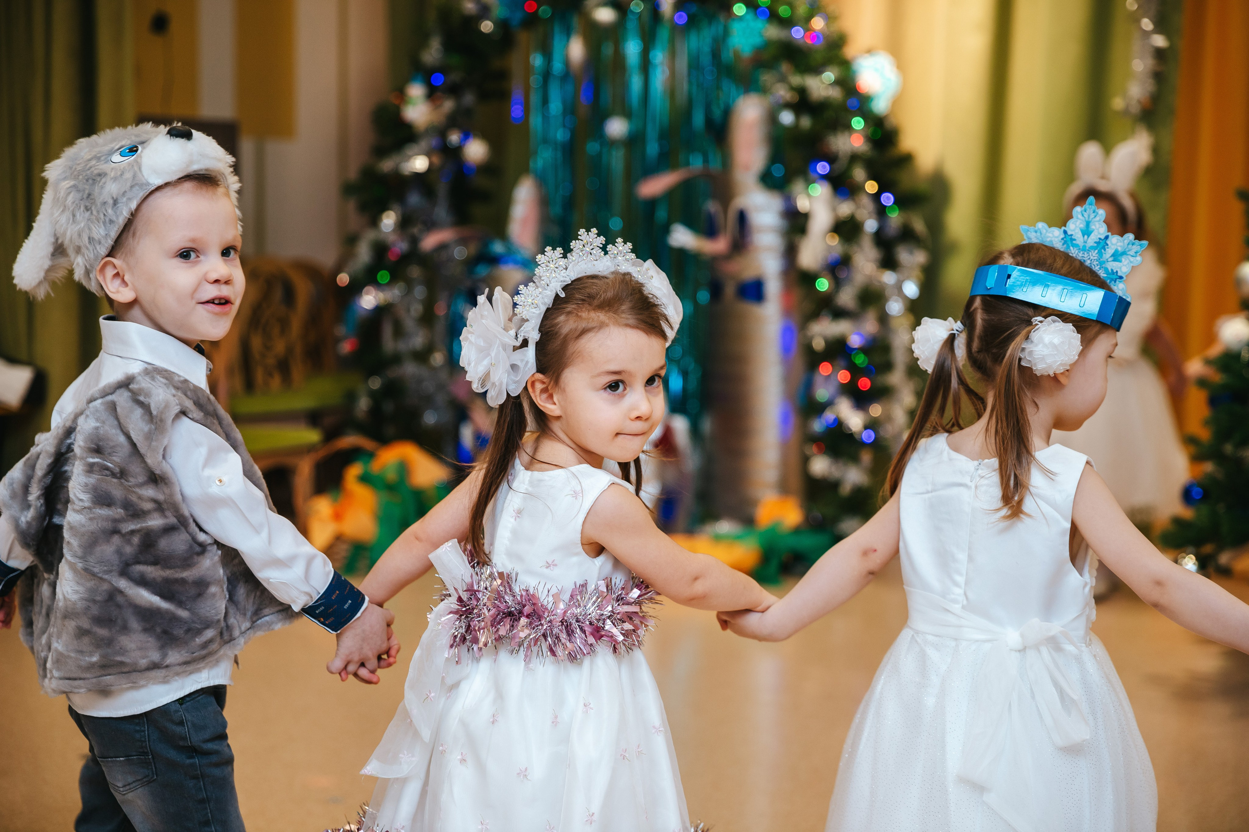Новогодний утренник в младшей группе. Семейный lifestyle фотограф в Санкт-Петербурге Людмила Пахомова