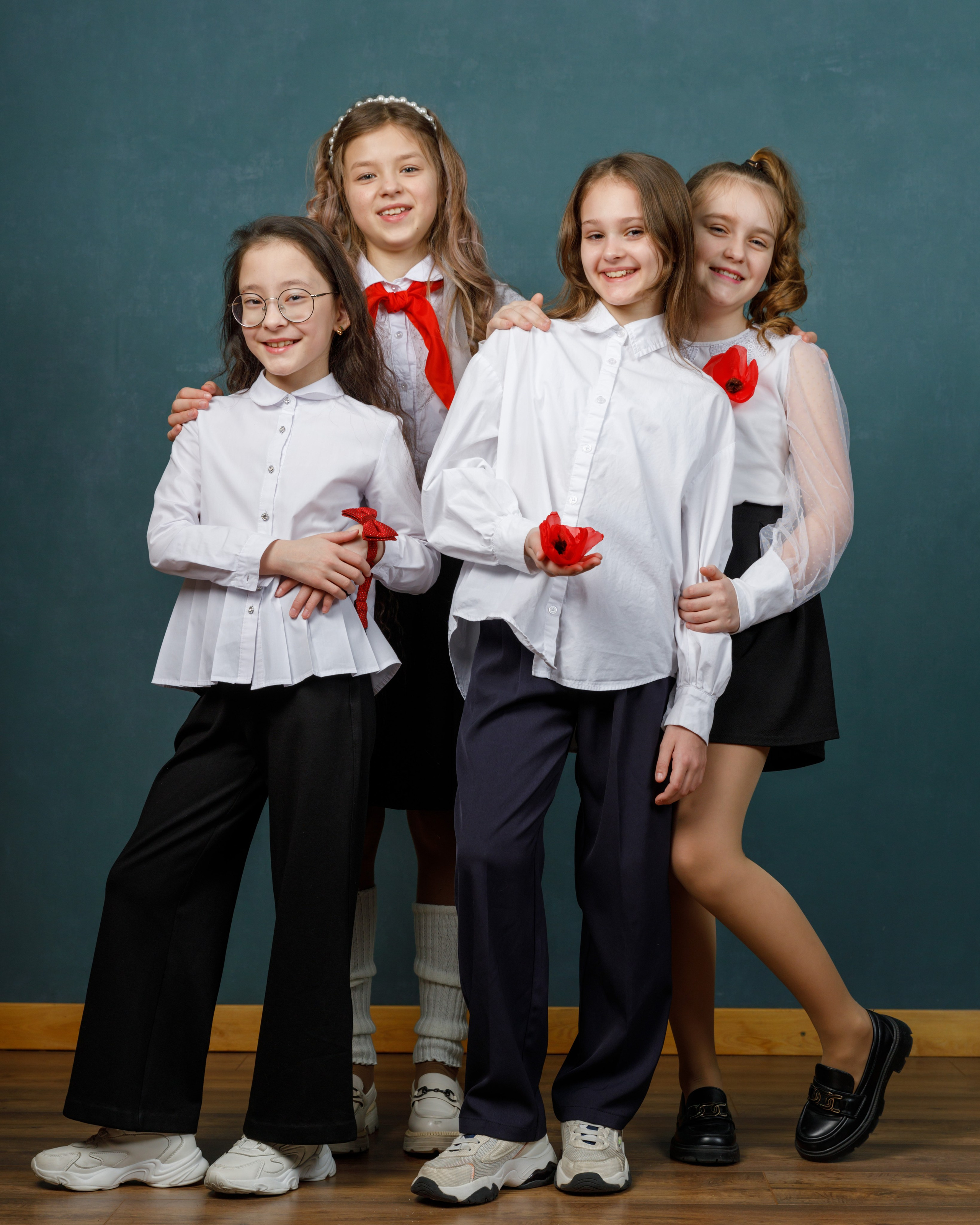 9-11 класс. Фотограф Анна Телекаева, выпускные альбомы, семейные и репортажные съемки в Омске