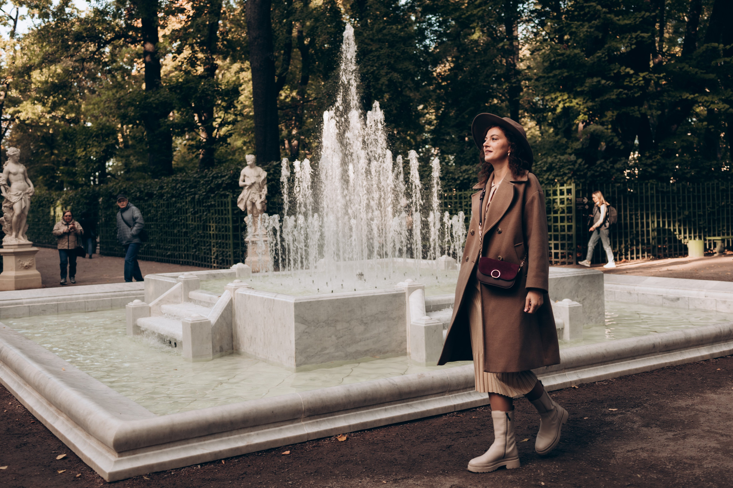 Женская осенняя фотосессия в Летнем саду. Семейный и детский фотограф в Санкт-Петербурге Павлова Елена