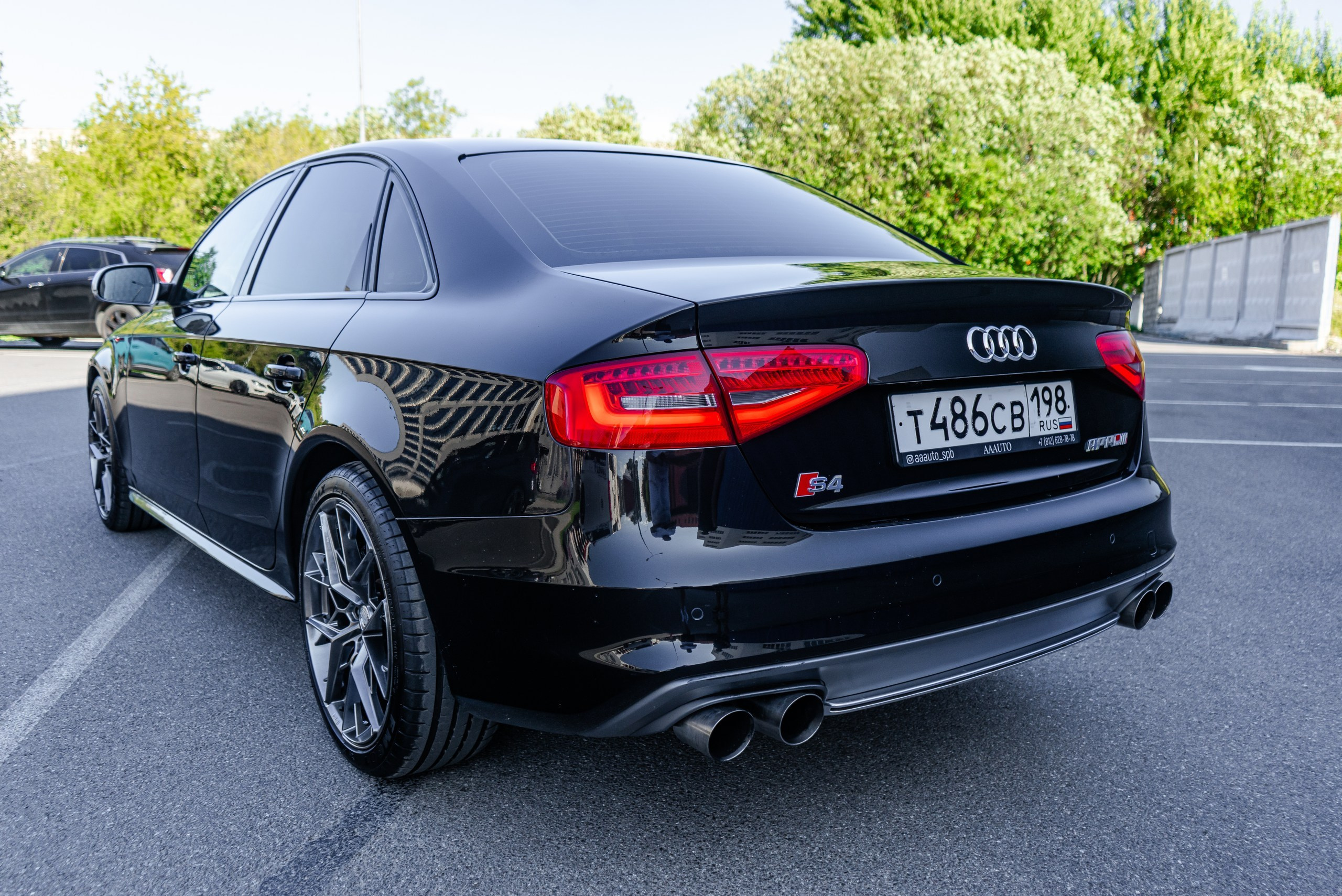 S4. Фотограф Рома М