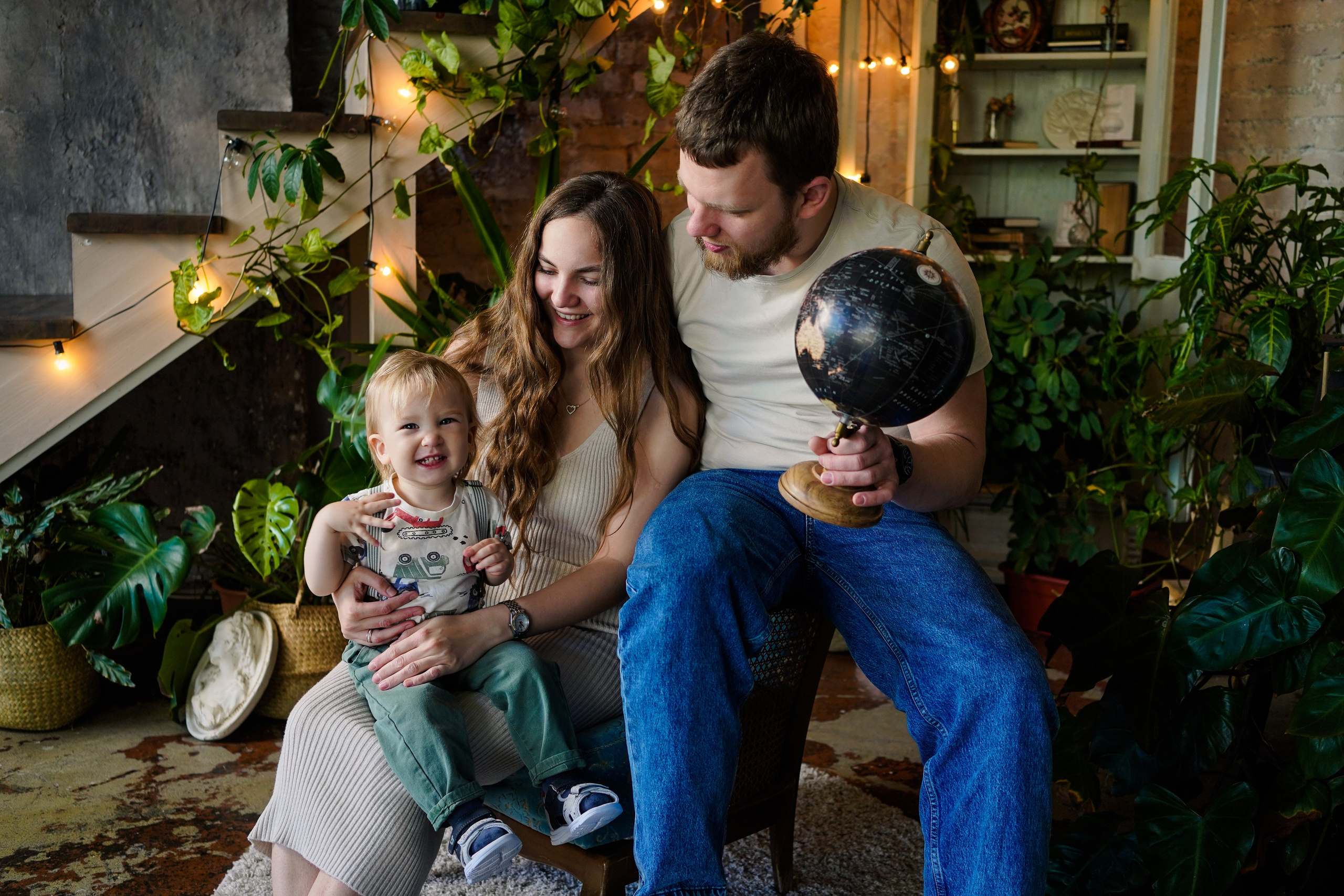 Семья с малышом в фотостудии. Семейный и портретный фотограф в Екатеринбурге Анна Лобанова