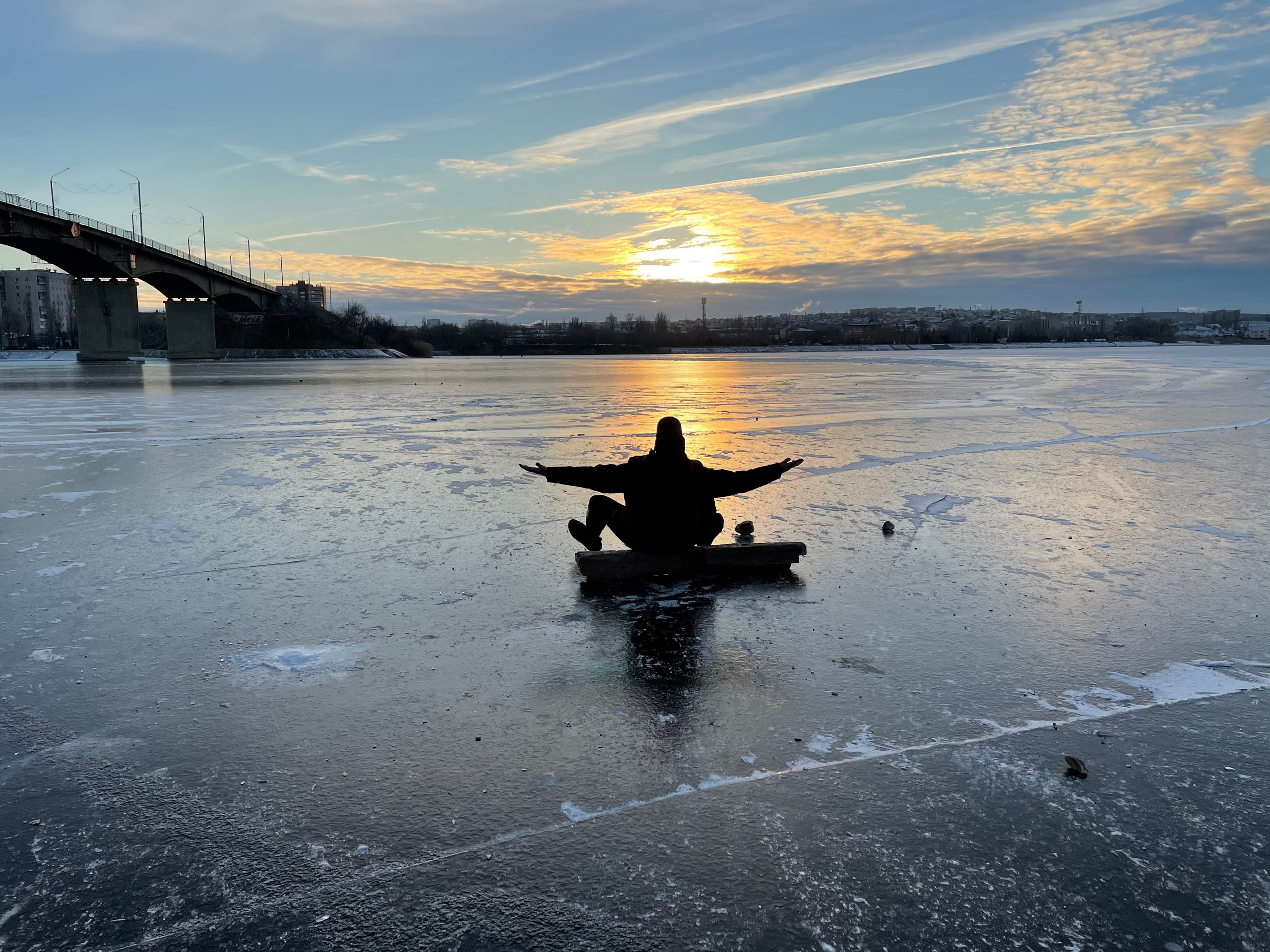 10 100 Замершая река. ВИЗУАЛЬНЫЕ И ЗВУКОВЫЕ РЕШЕНИЯ ДЛЯ БИЗНЕСА И СЪЁМОК ТЕЛЕТЕЛА