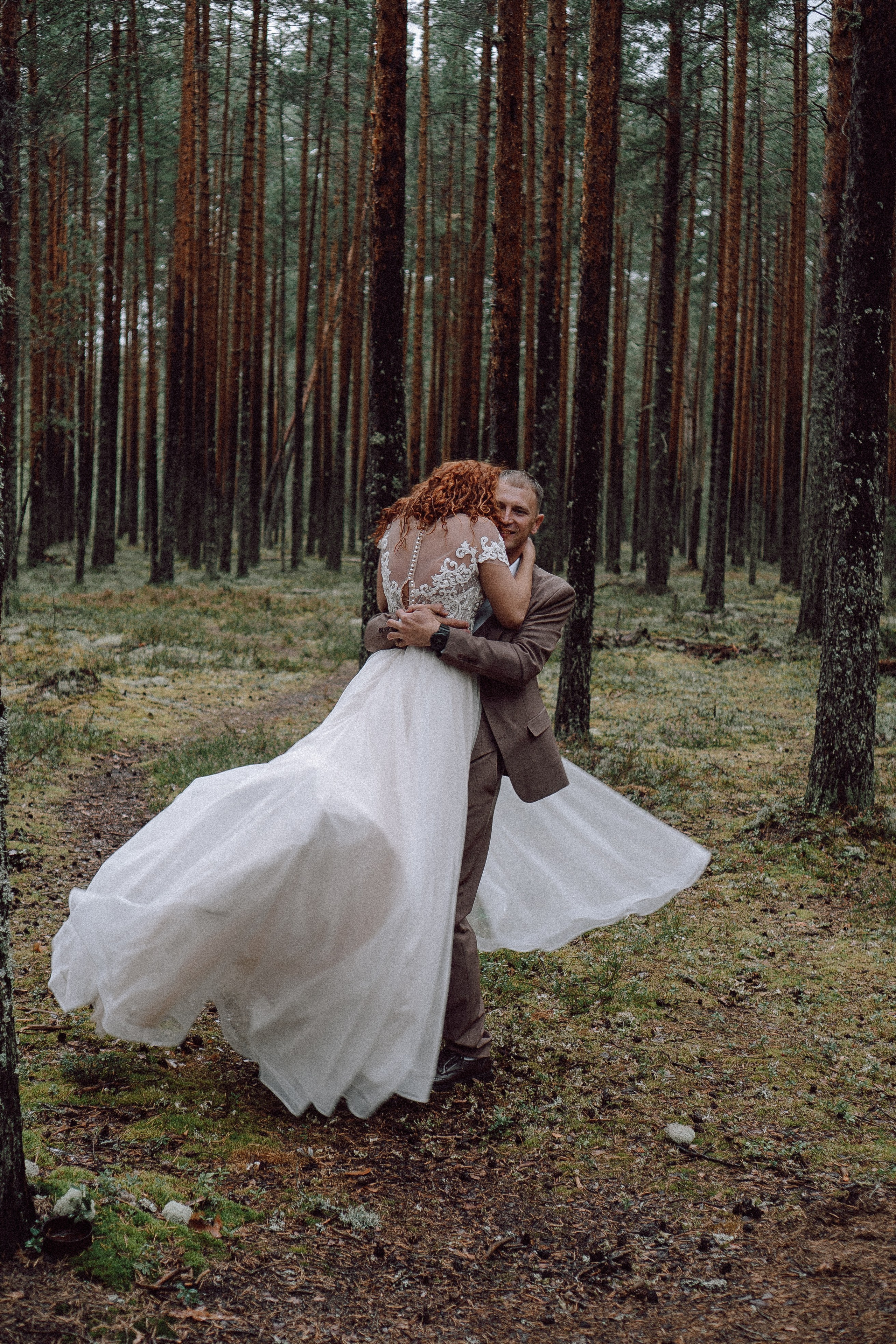 СВАДЕБНАЯ ФОТОСЕССИИЯ ПАРЫ В ГОРОДЕ ПРИОЗЕРСК В СОСНОВОМ ЛЕСУ И С ПИКАПОМ. Профессиональный фотограф, Санкт-Петербург — Виктория Богомолова