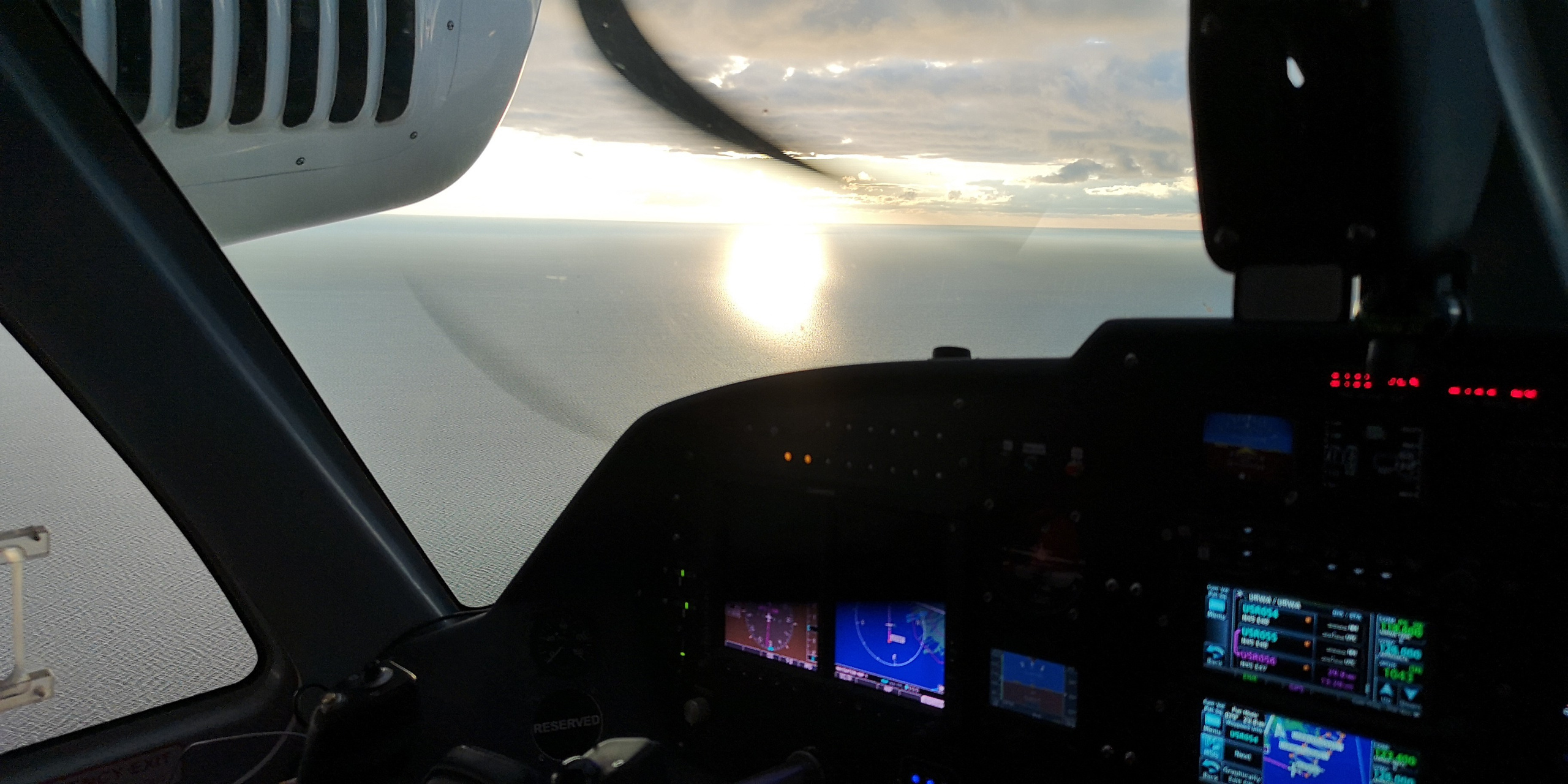 Каспийское море (наука на Ла-8) (2021 г.). Фотоальбом показывающий увлекательный мир авиации и мир медведей Андрея Иванова