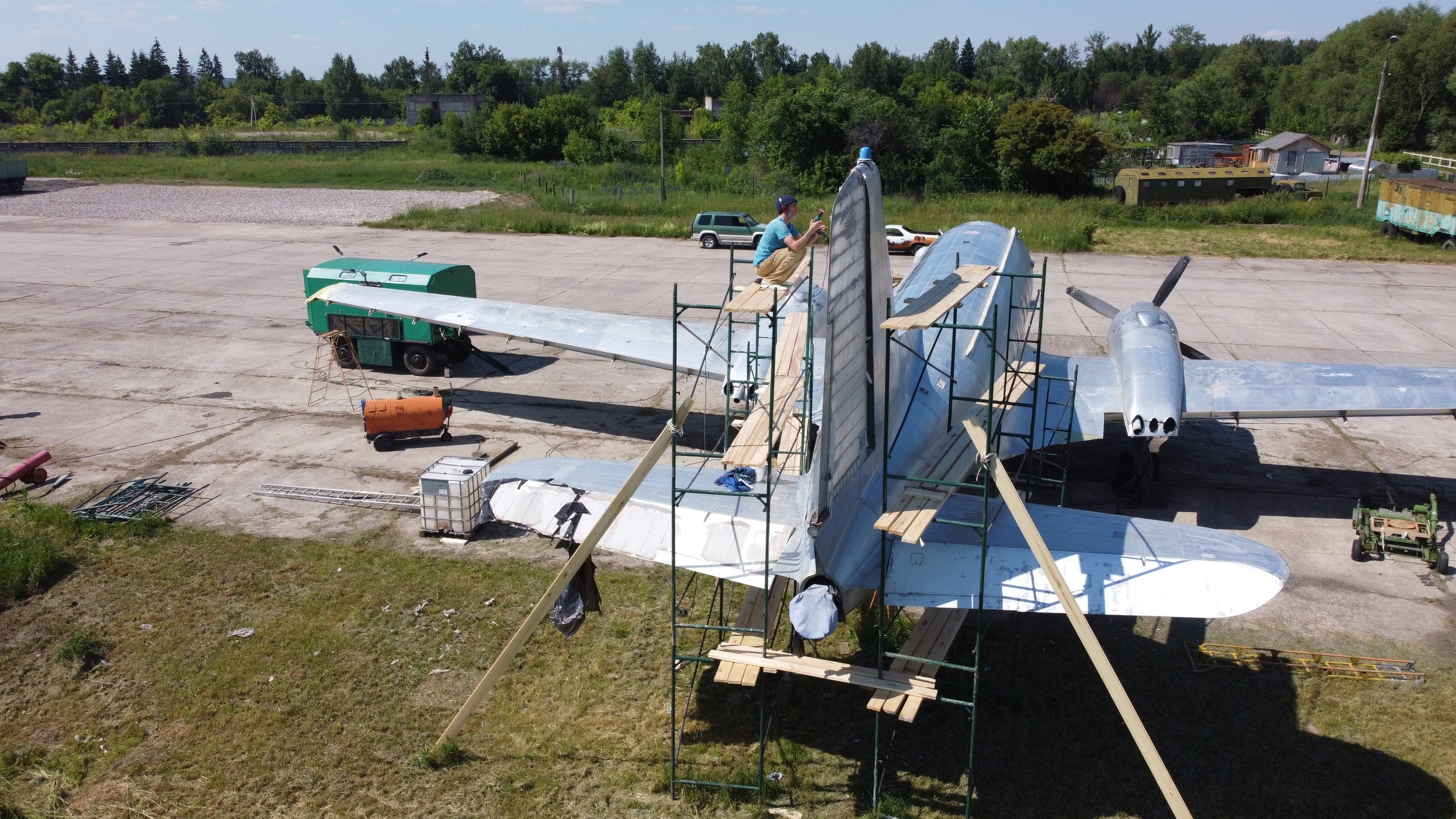 Ил-14Т «Голубая Мечта» — покраска (2022г). Фотоальбом показывающий увлекательный мир авиации и мир медведей Андрея Иванова