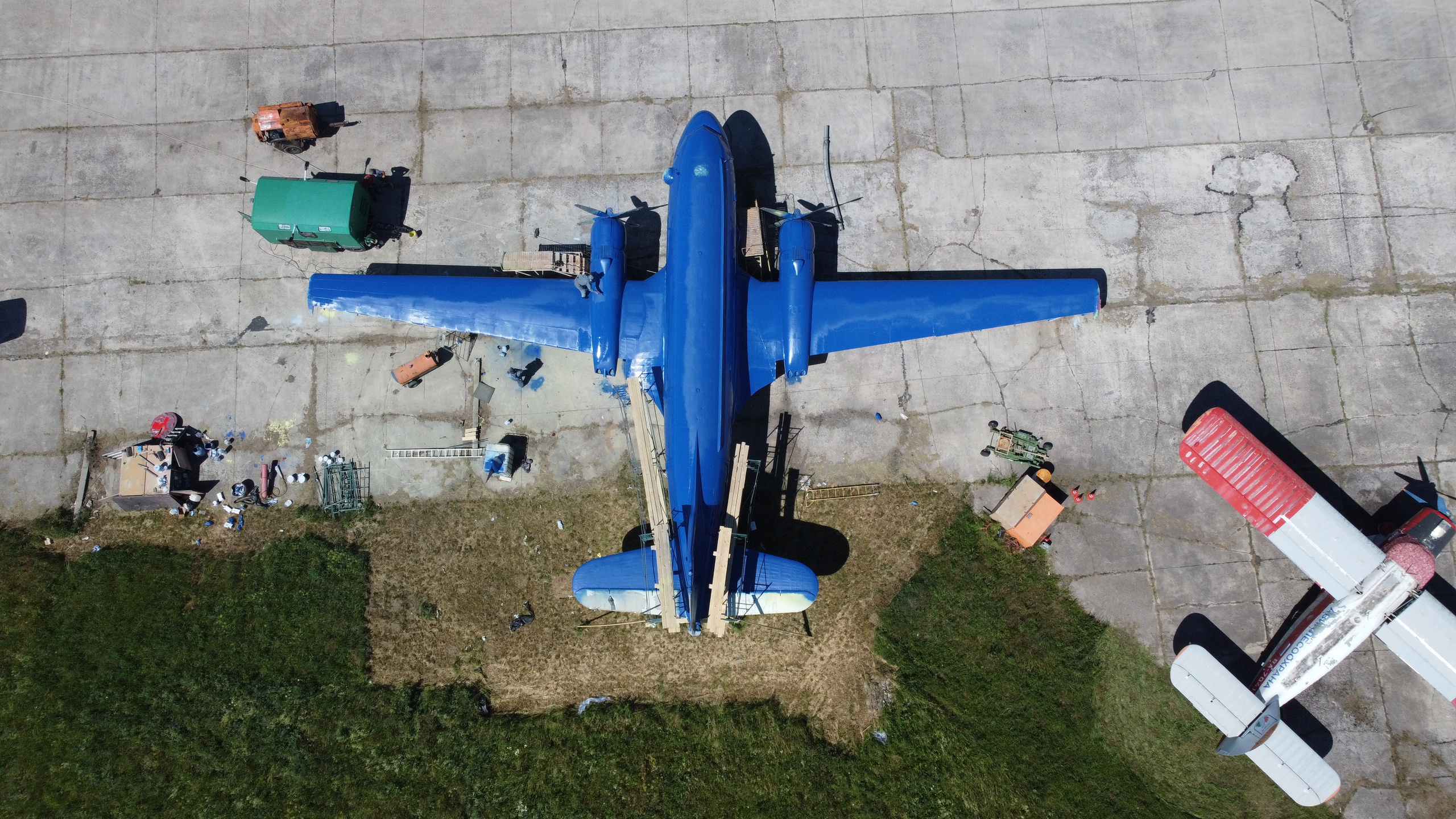 Ил-14Т «Голубая Мечта» — покраска (2022г). Фотоальбом показывающий увлекательный мир авиации и мир медведей Андрея Иванова