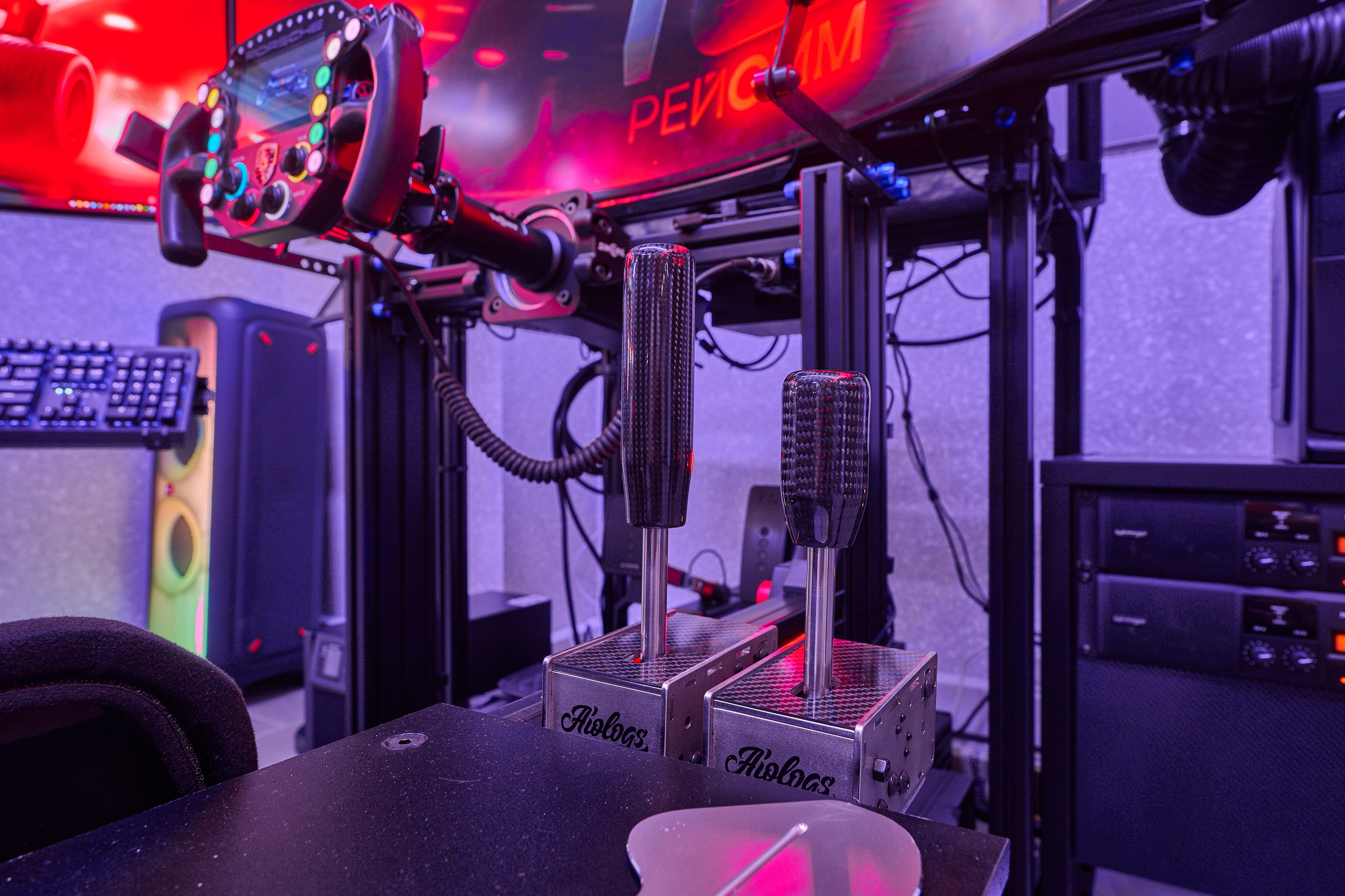 РЕЙСИМ Гоночные автосимуляторы. Интерьерный фотограф в Краснодаре