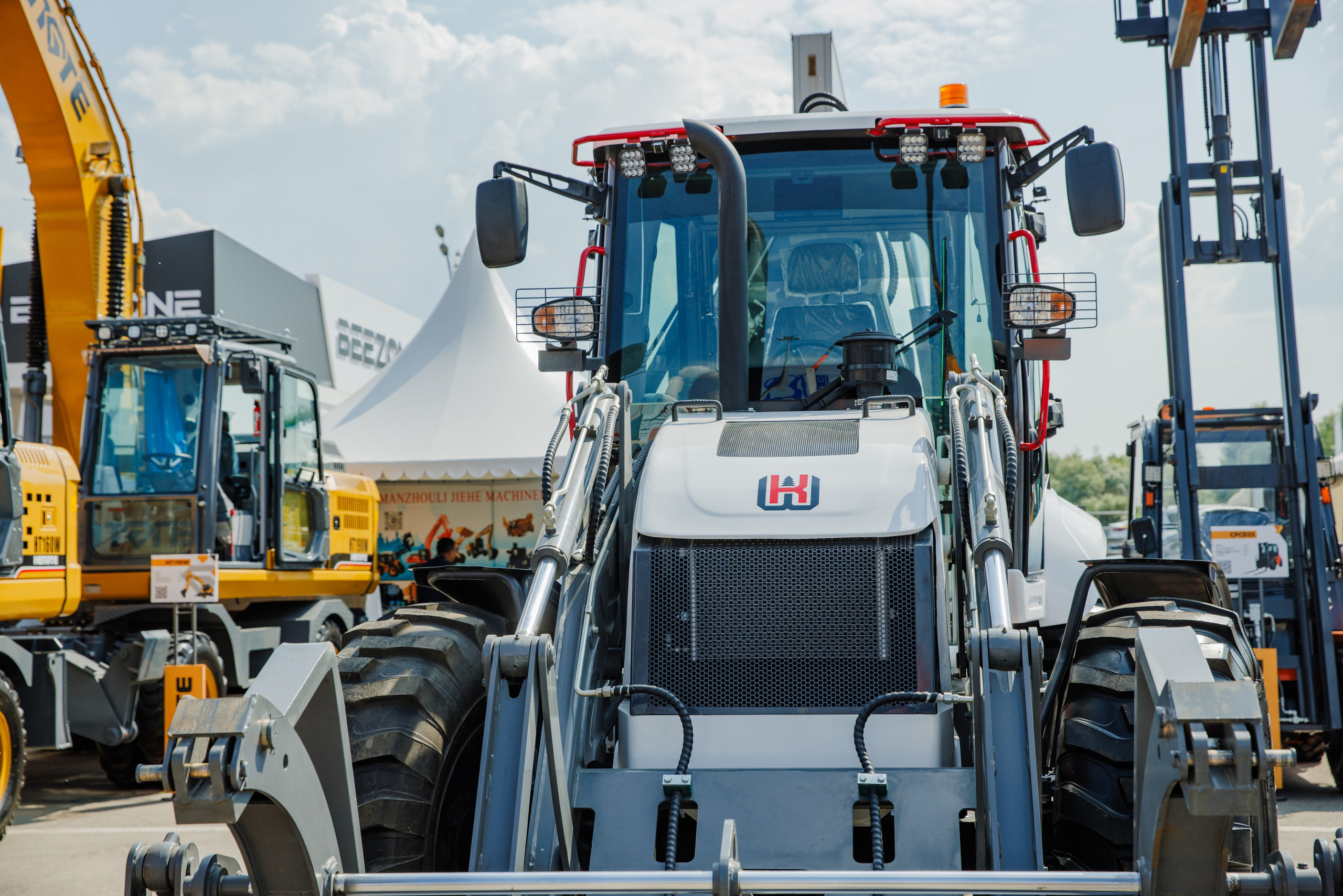 Выставка Спец. Техники. Фотограф Москва Шептаев Артём