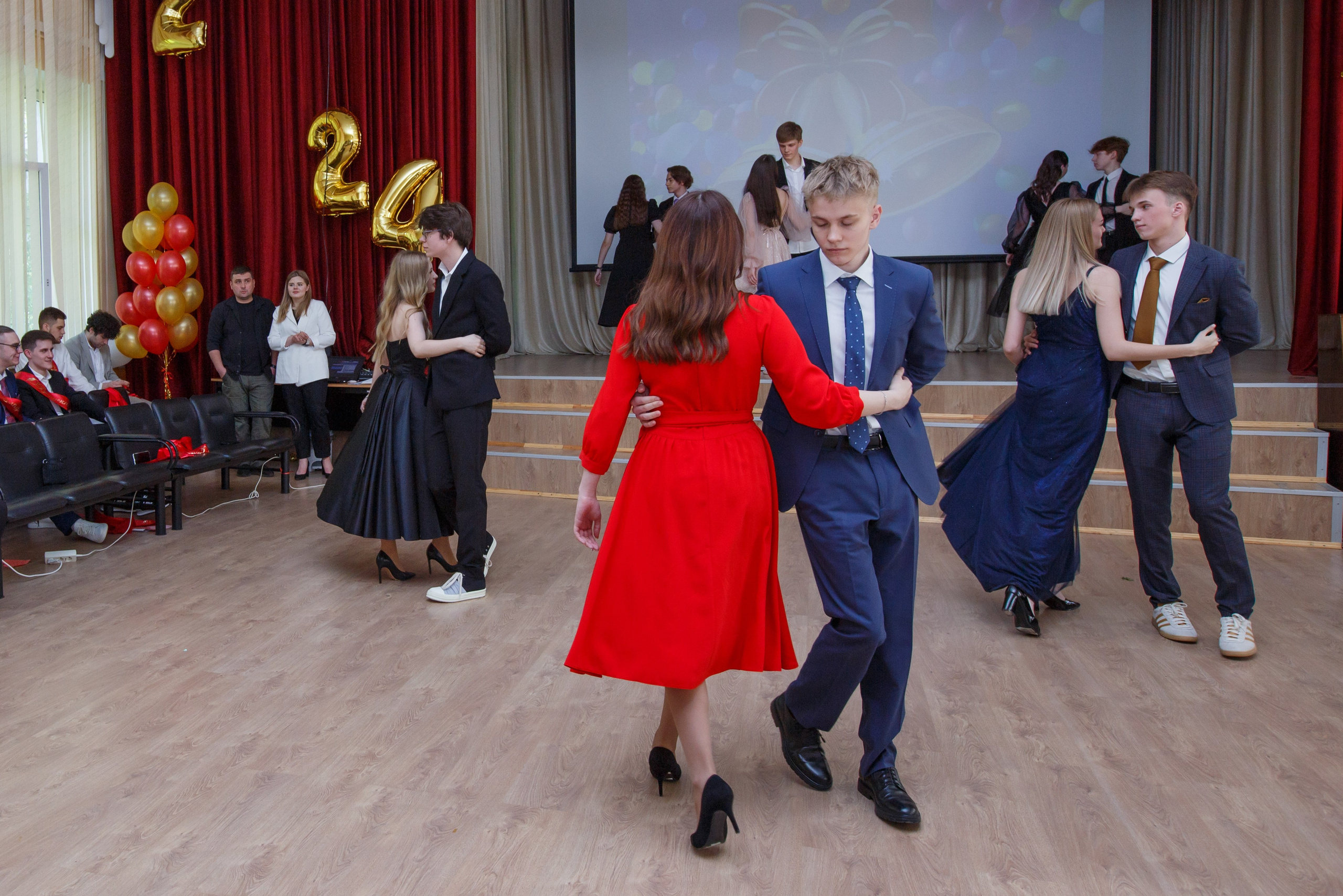 11 класс / Последний звонок / Гимназия № 1558 / г. Москва. Детский и семейный фотограф Мария Киселёва. Москва