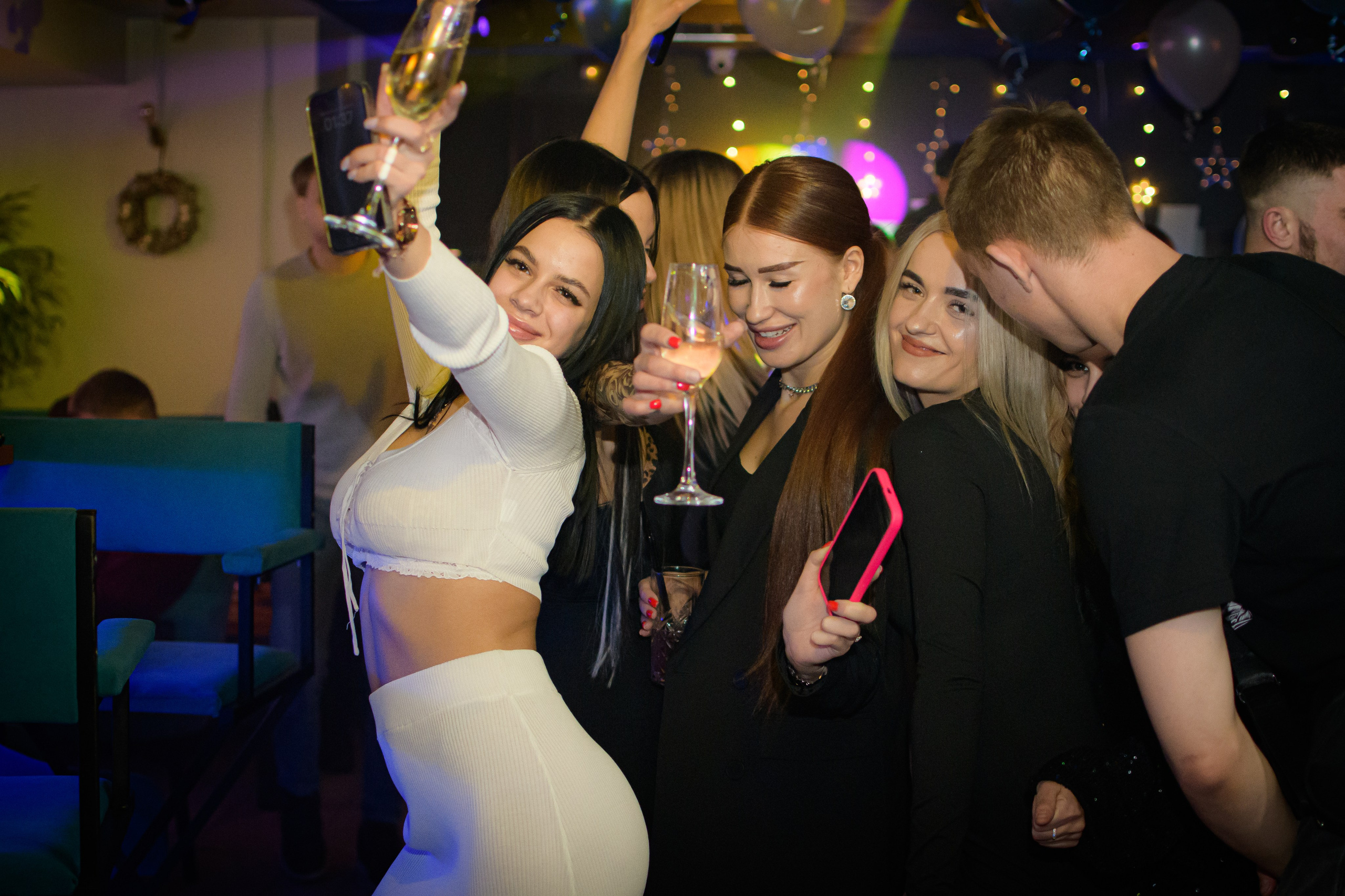 HOLLYWOOD / 6 YEARS. Photokarish