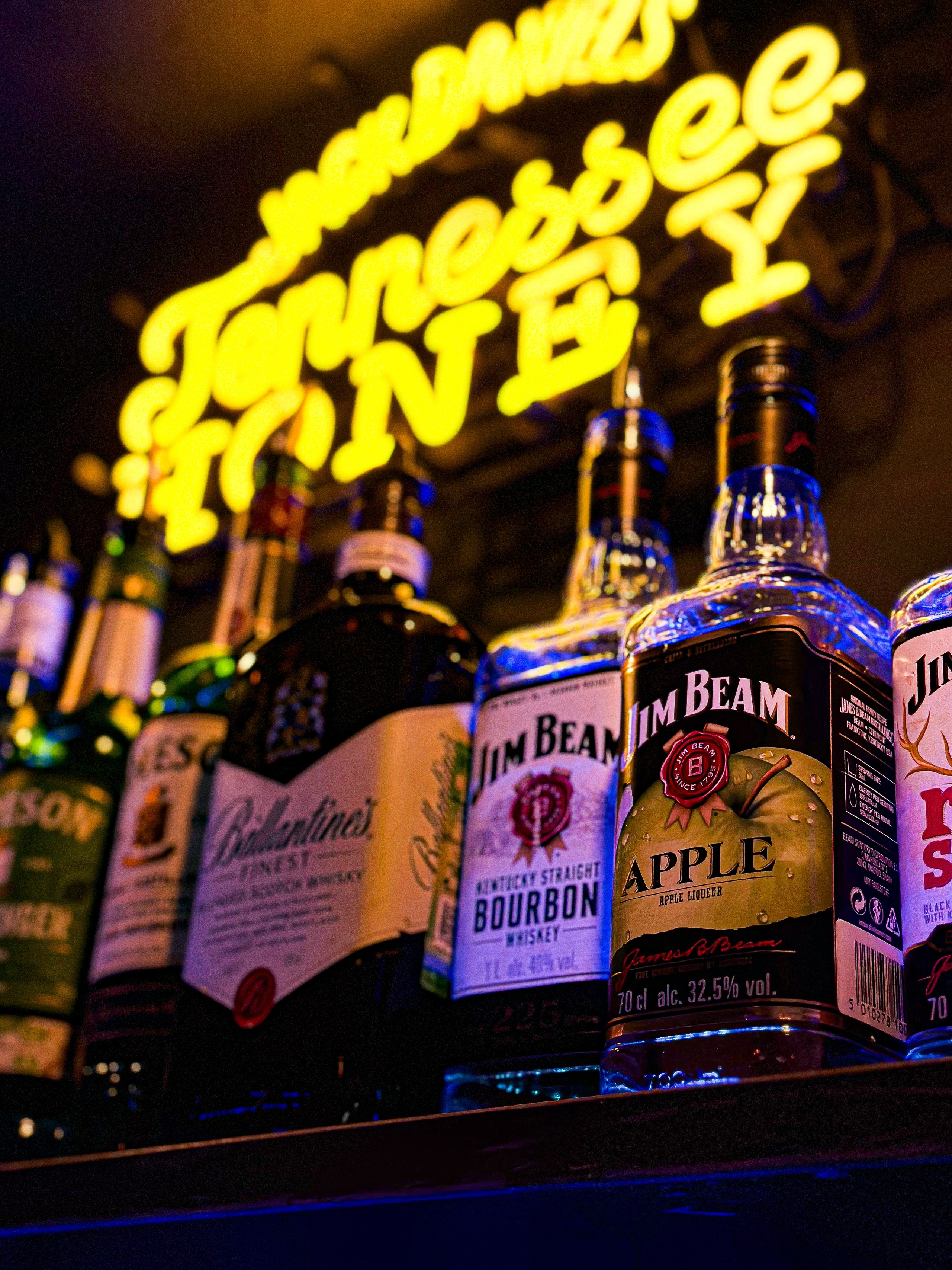 HOLLYWOOD / 6 YEARS. Photokarish