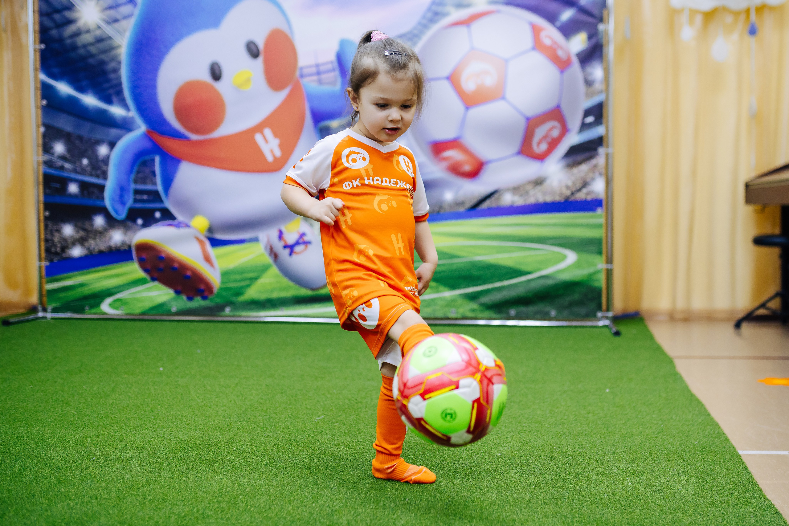 Фотосессия с кубком в детских садах г. Магнитогорска. Денис Прохоров Фотограф в г. Магнитогорск