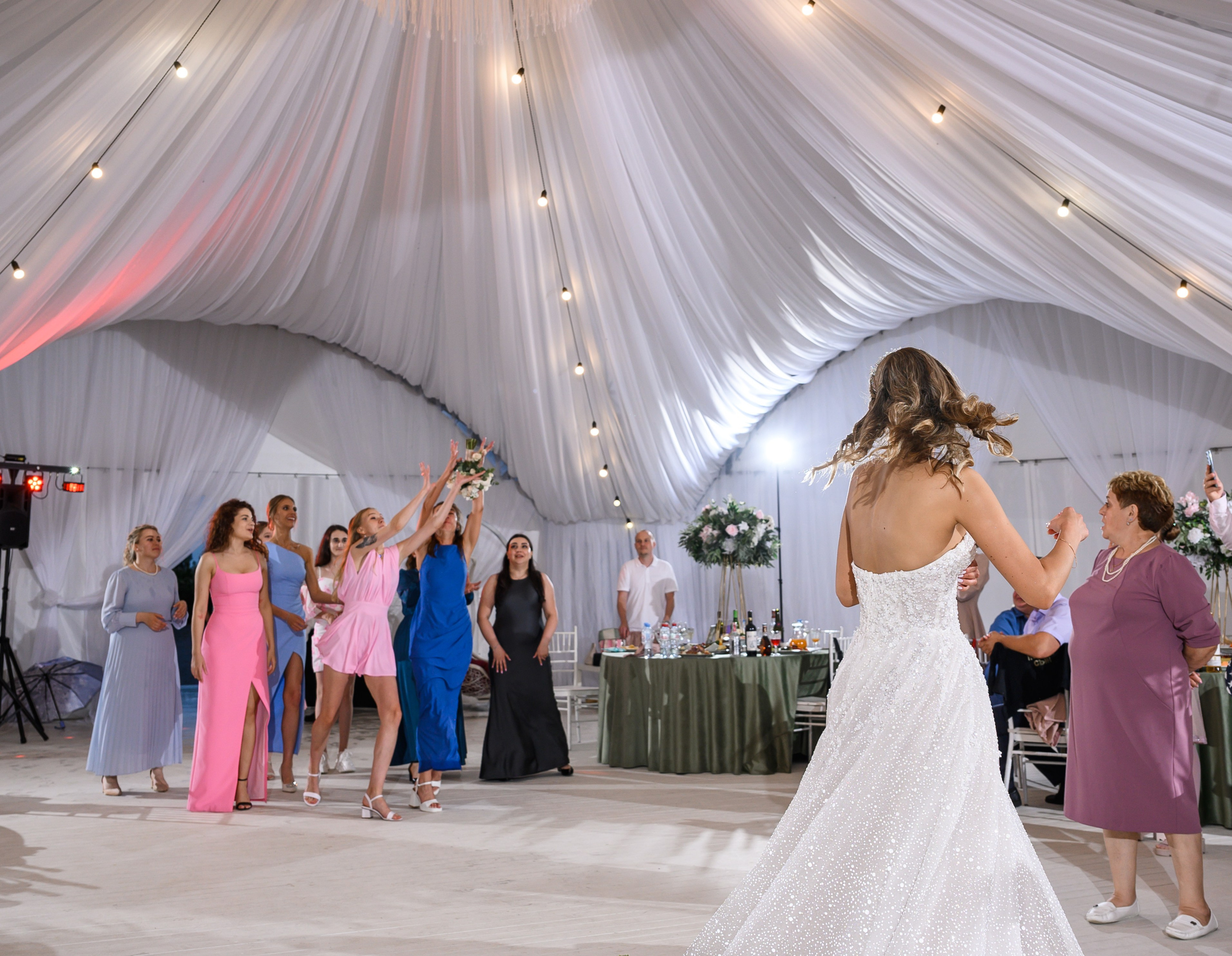 Свадьба шатер Город мастеров — Русская сказка. Свадебный фотограф Москва Юрий Кульман