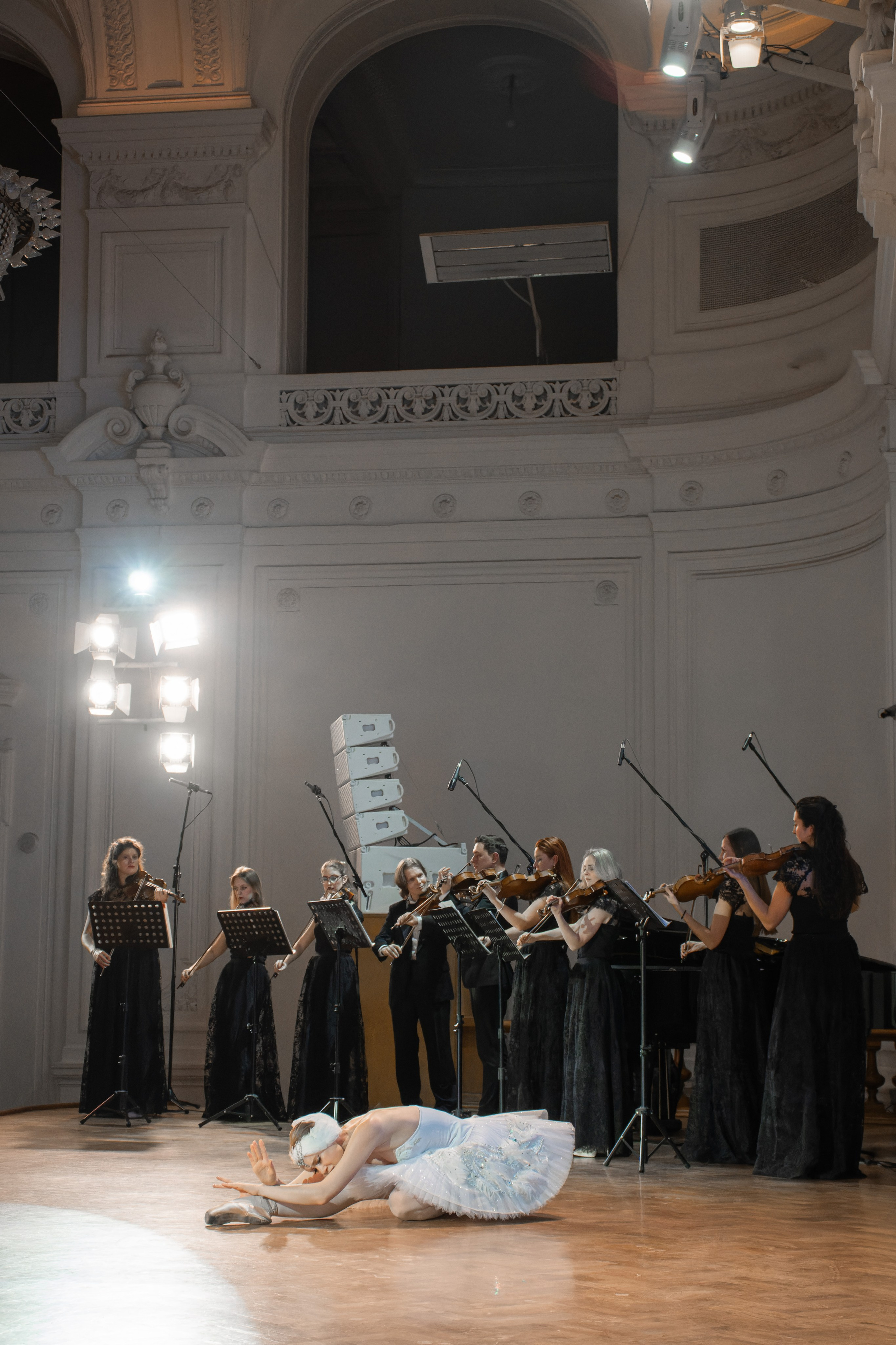 Эбру & Классическая скрипка. Фотограф в Санкт-Петербурге Авдотья Благовещенская