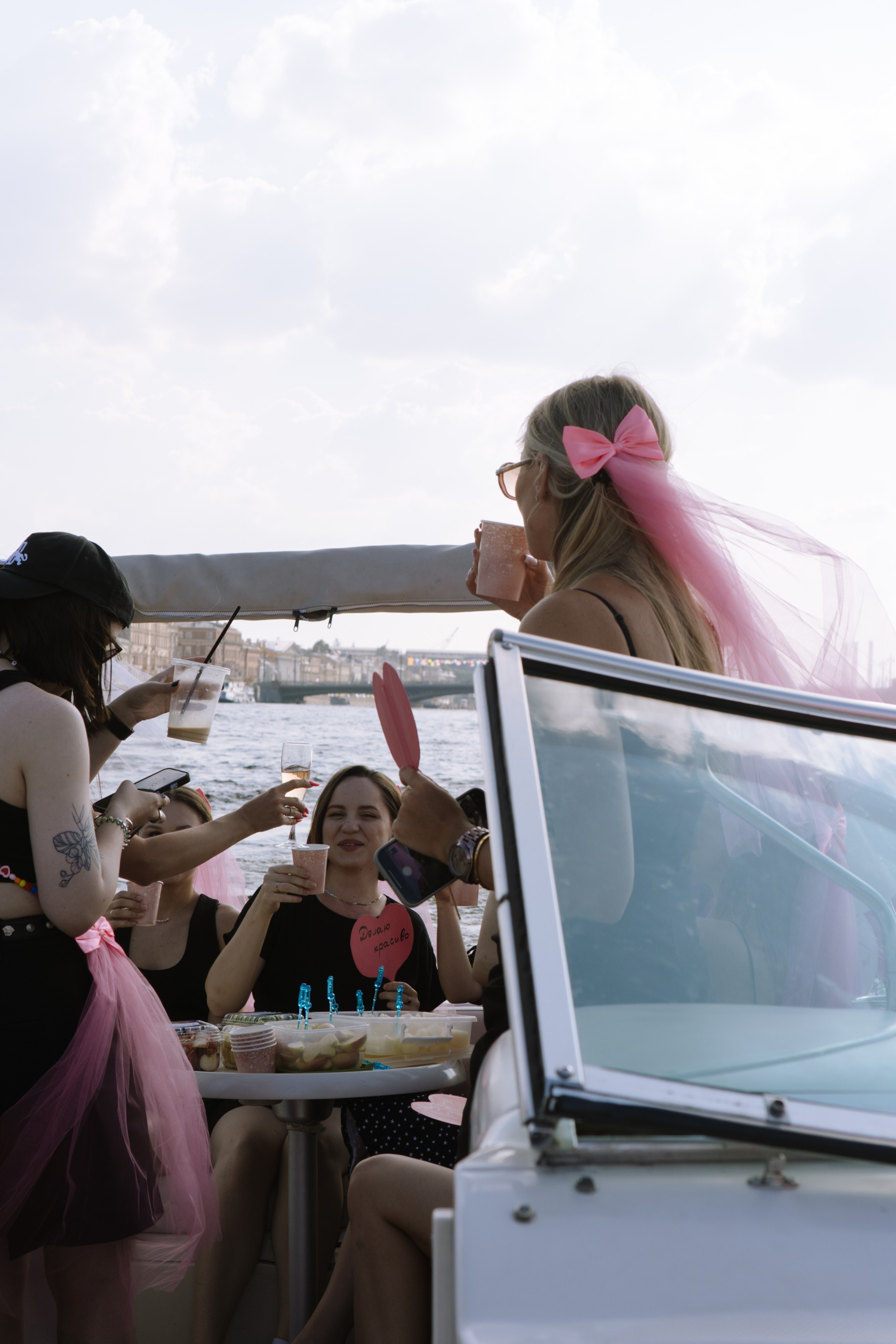 ДЕВИЧНИК НА КАТЕРЕ. Профессиональный фотограф, Санкт-Петербург — Виктория Богомолова