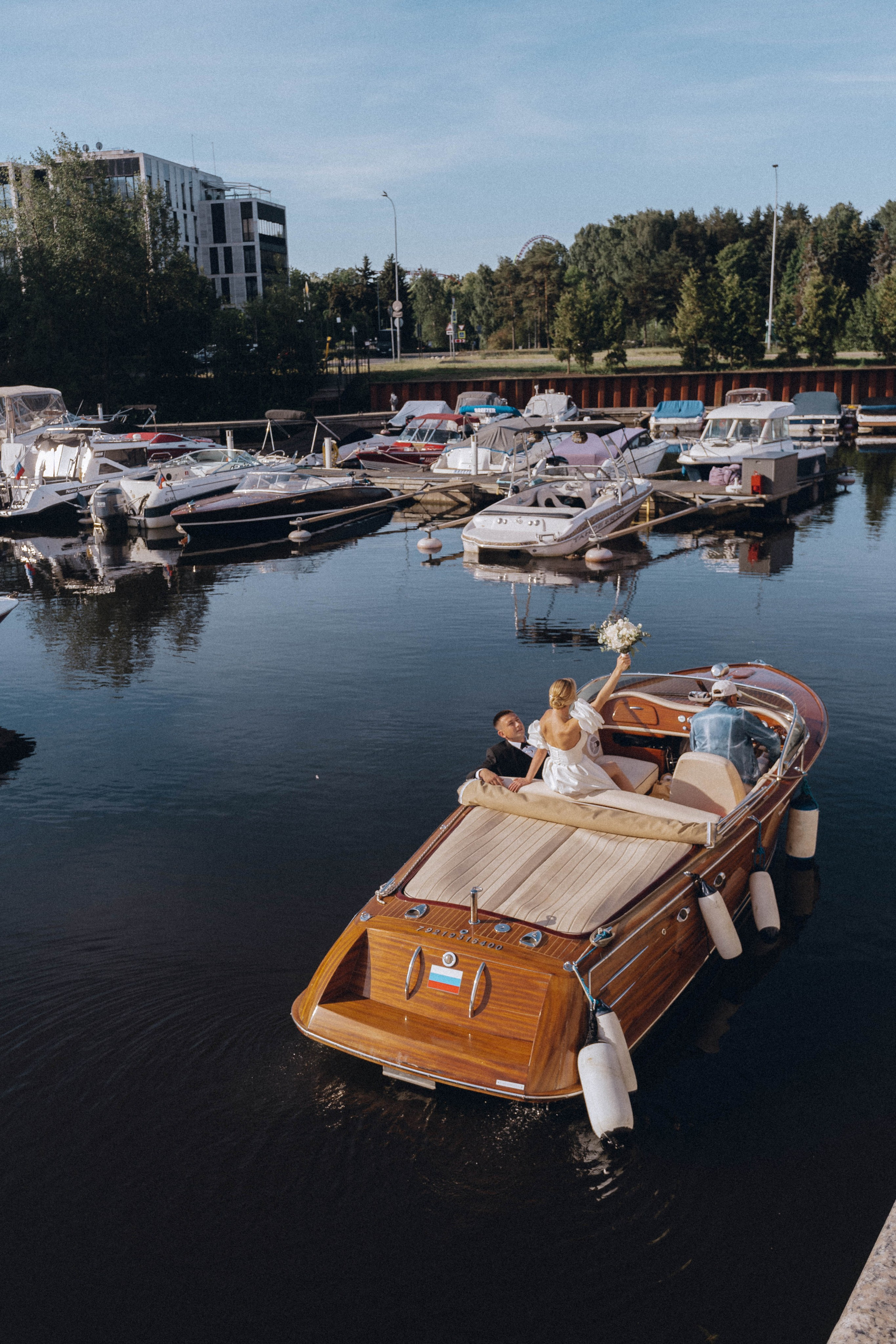 СВАДЕНБНАЯ СЬЕМКА НА КАТЕРЕ ПО КАНАЛАМ САНКТ-ПЕТЕРБУРГА И В АКВАТОРИИ НЕВЫ. Профессиональный фотограф, Санкт-Петербург — Виктория Богомолова