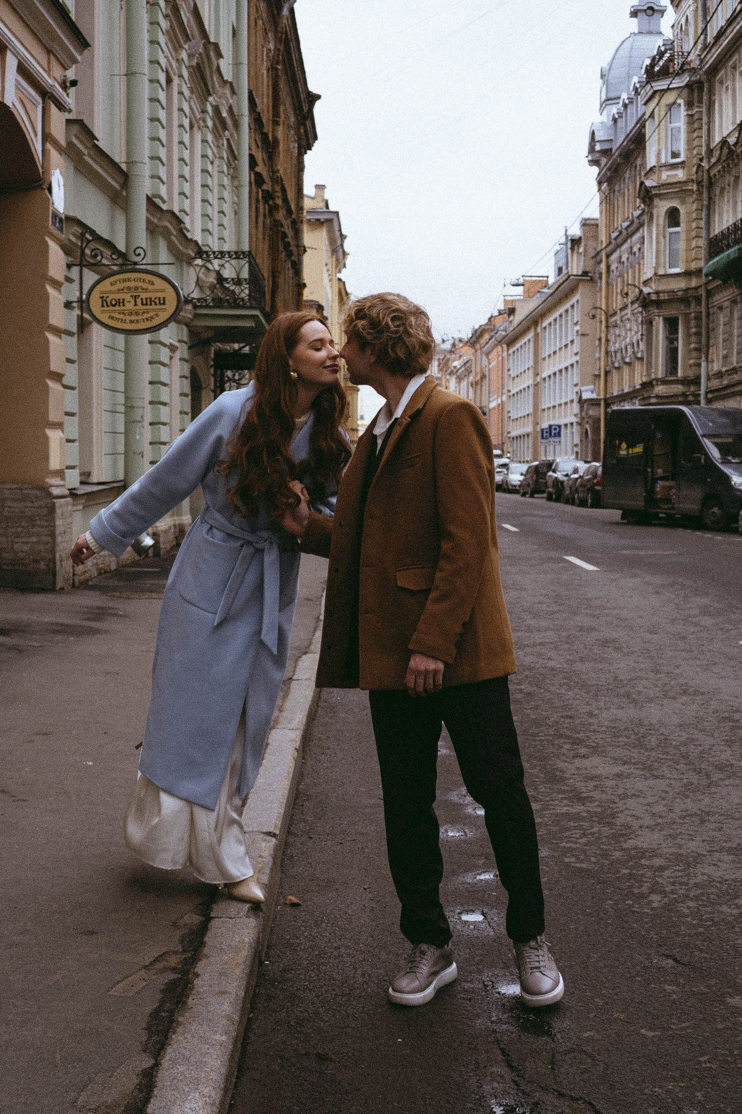 СВАДЕБНАЯ СЬЕМКА В ОТЕЛЕ. СБОРЫ ЖЕНИХА И НЕВЕСТЫ И ТАКЖЕ ТОР И ПОДГОТОВКА К ПРОГУЛКЕ И ПРОГУЛКА ПО ПЕТРОГРАДКЕ. Профессиональный фотограф, Санкт-Петербург — Виктория Богомолова