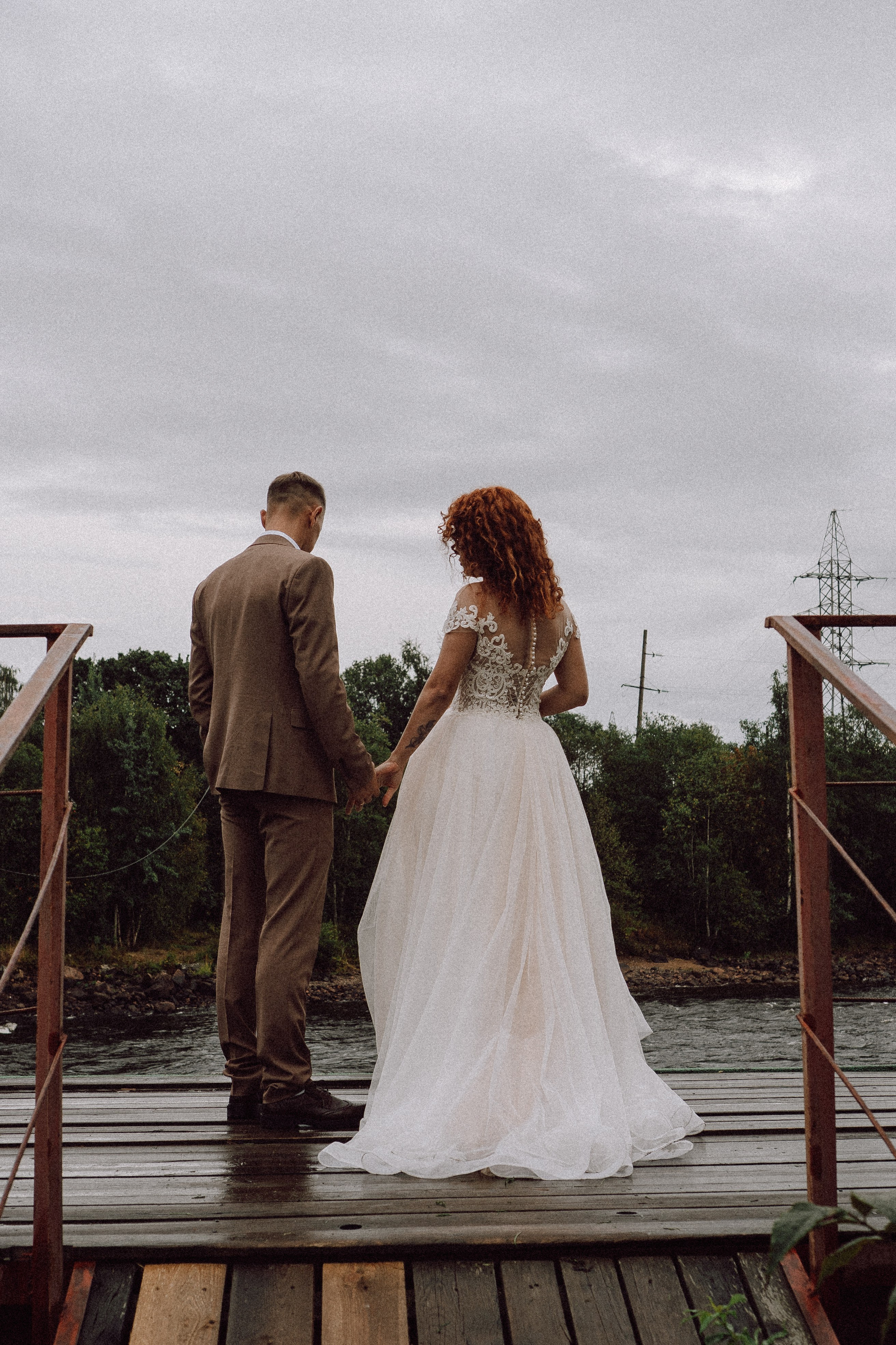 СВАДЕБНАЯ ФОТОСЕССИИЯ ПАРЫ В ГОРОДЕ ПРИОЗЕРСК В СОСНОВОМ ЛЕСУ И С ПИКАПОМ. Профессиональный фотограф, Санкт-Петербург — Виктория Богомолова