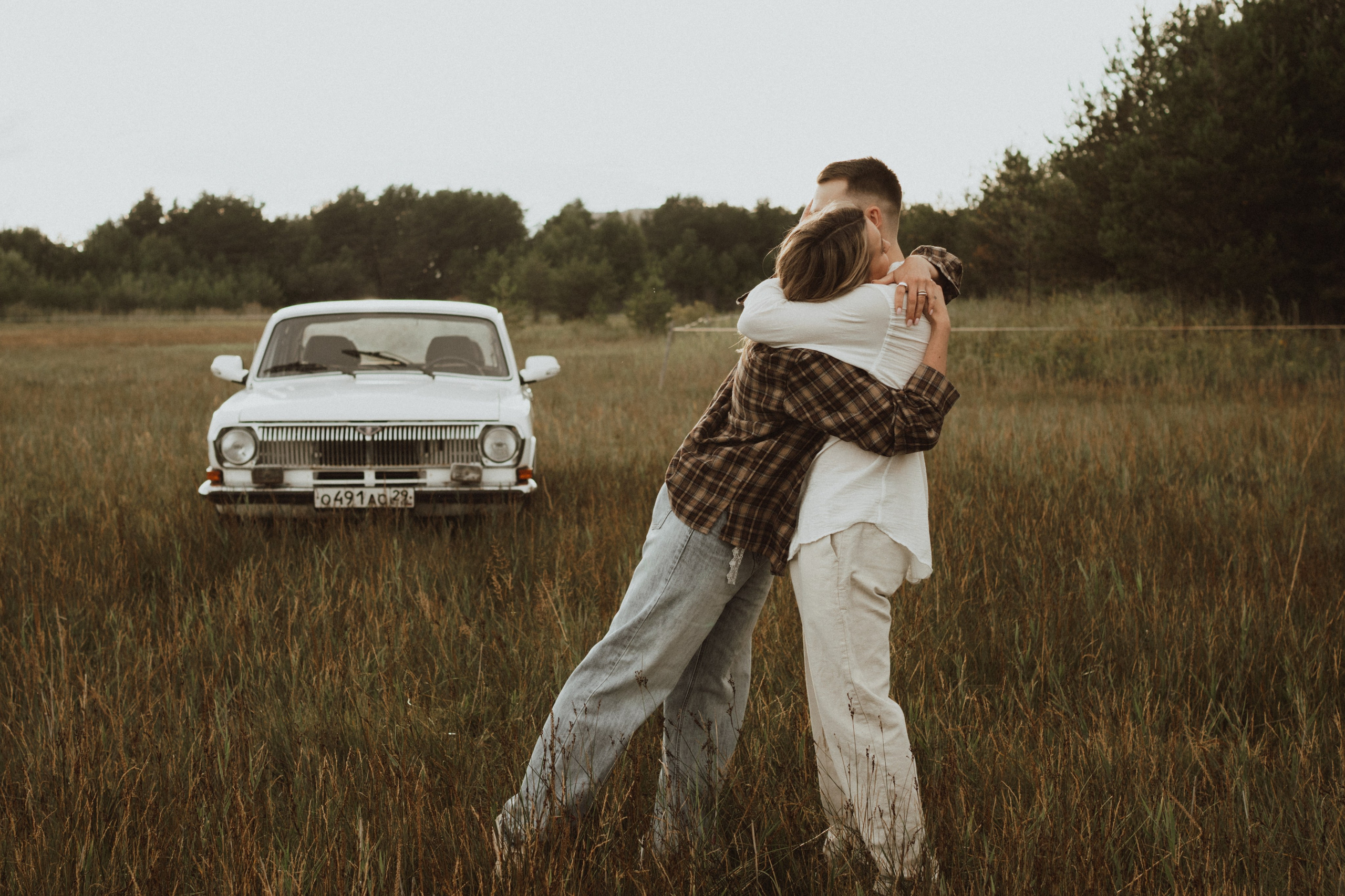 [… two lovers and volga]. Фотограф в Архангельске