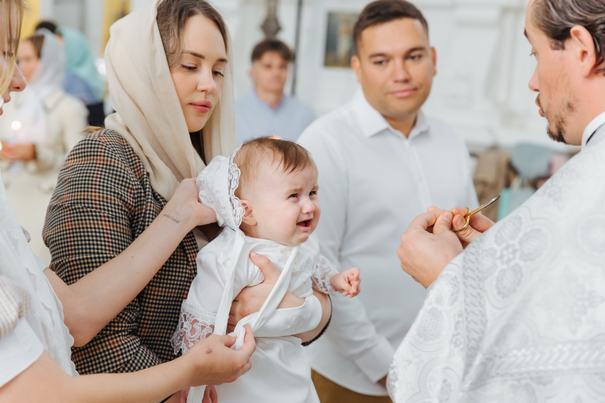 Смольный собор крещение сколько стоит, где провести крещение спб, душевный батюшка смольный собор, цена крестин, где покреститься взрослому