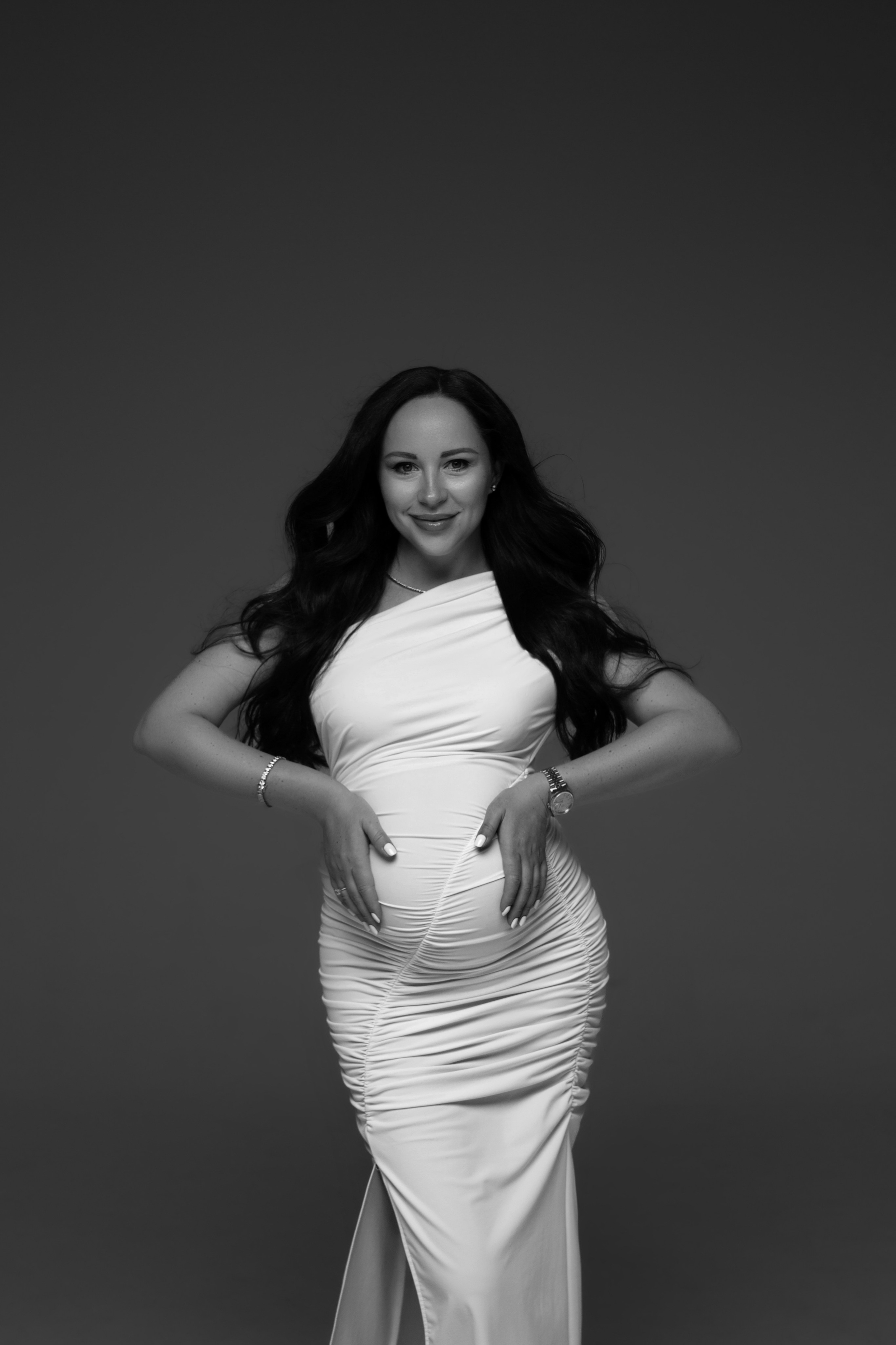 Stylish Maternity Photography Dubai | Fashionable Shots