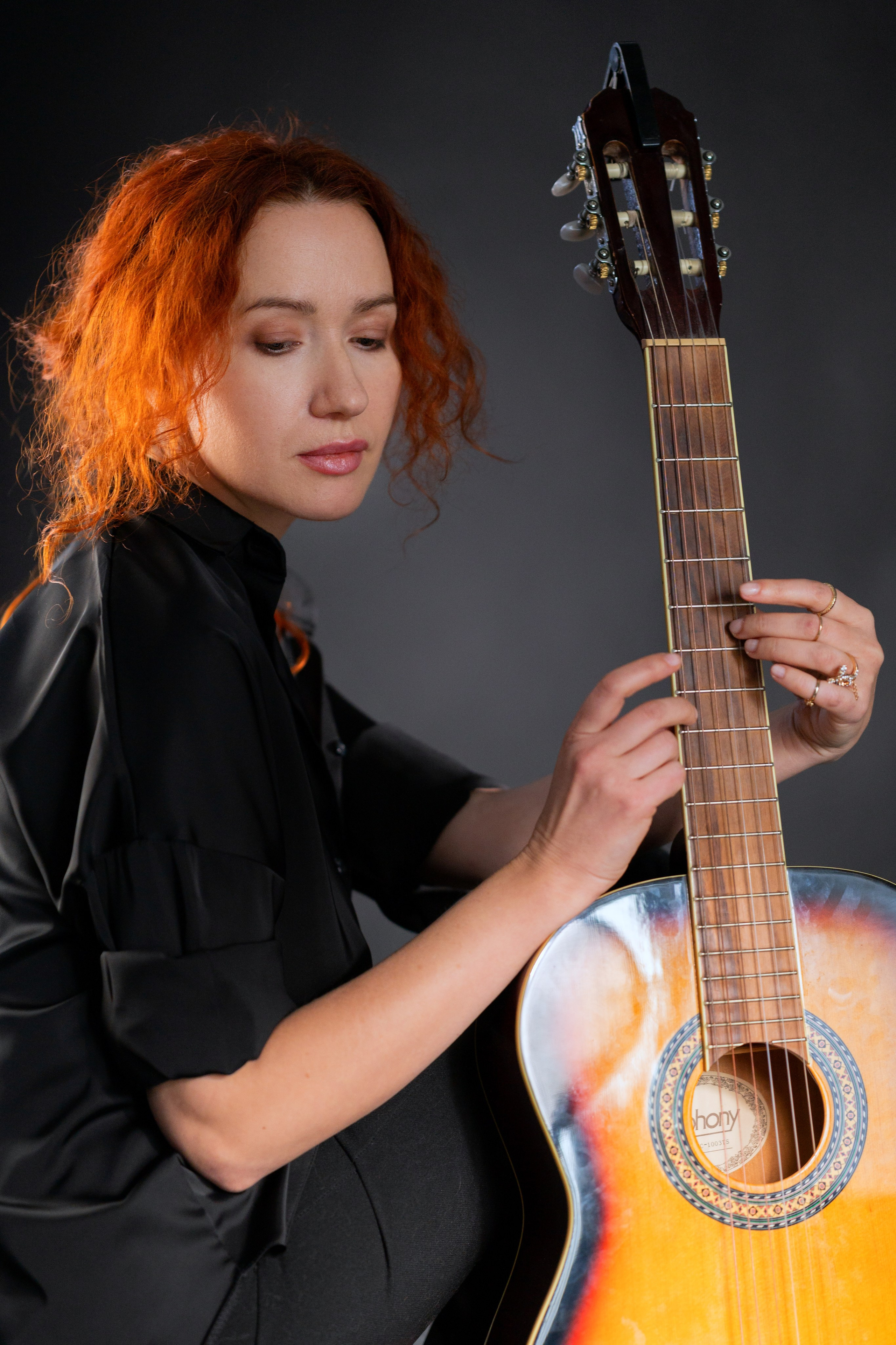 Анастасия. Изгиб гитары