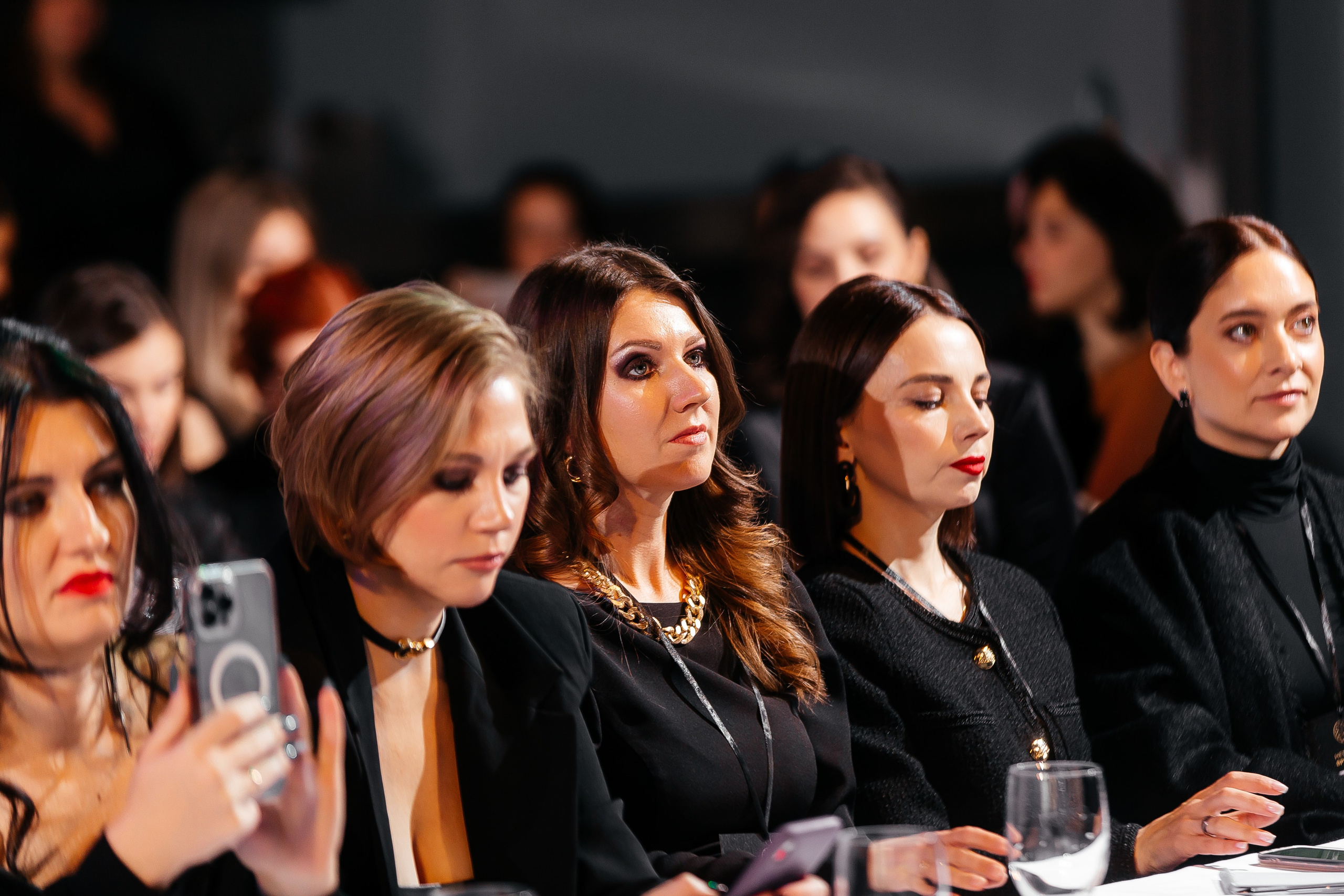 Фотозона+выступление спикеров. Фотограф в Красноярске Надежда Воскресенская