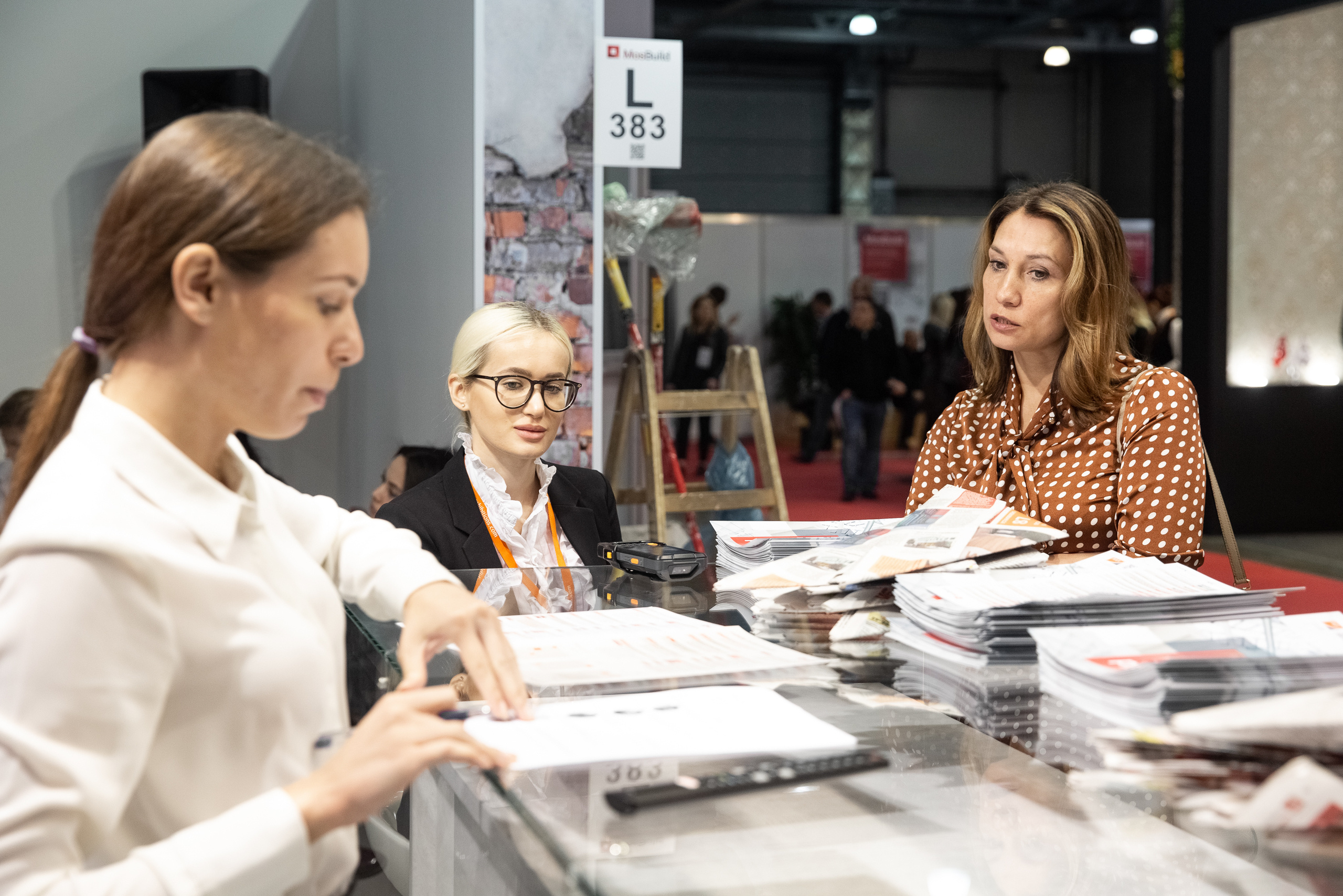 MosBuild. Свадебный репортажный фотограф в Москве