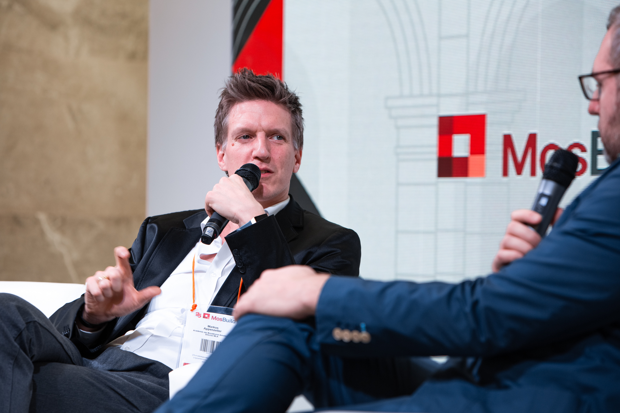 MosBuild. Свадебный репортажный фотограф в Москве